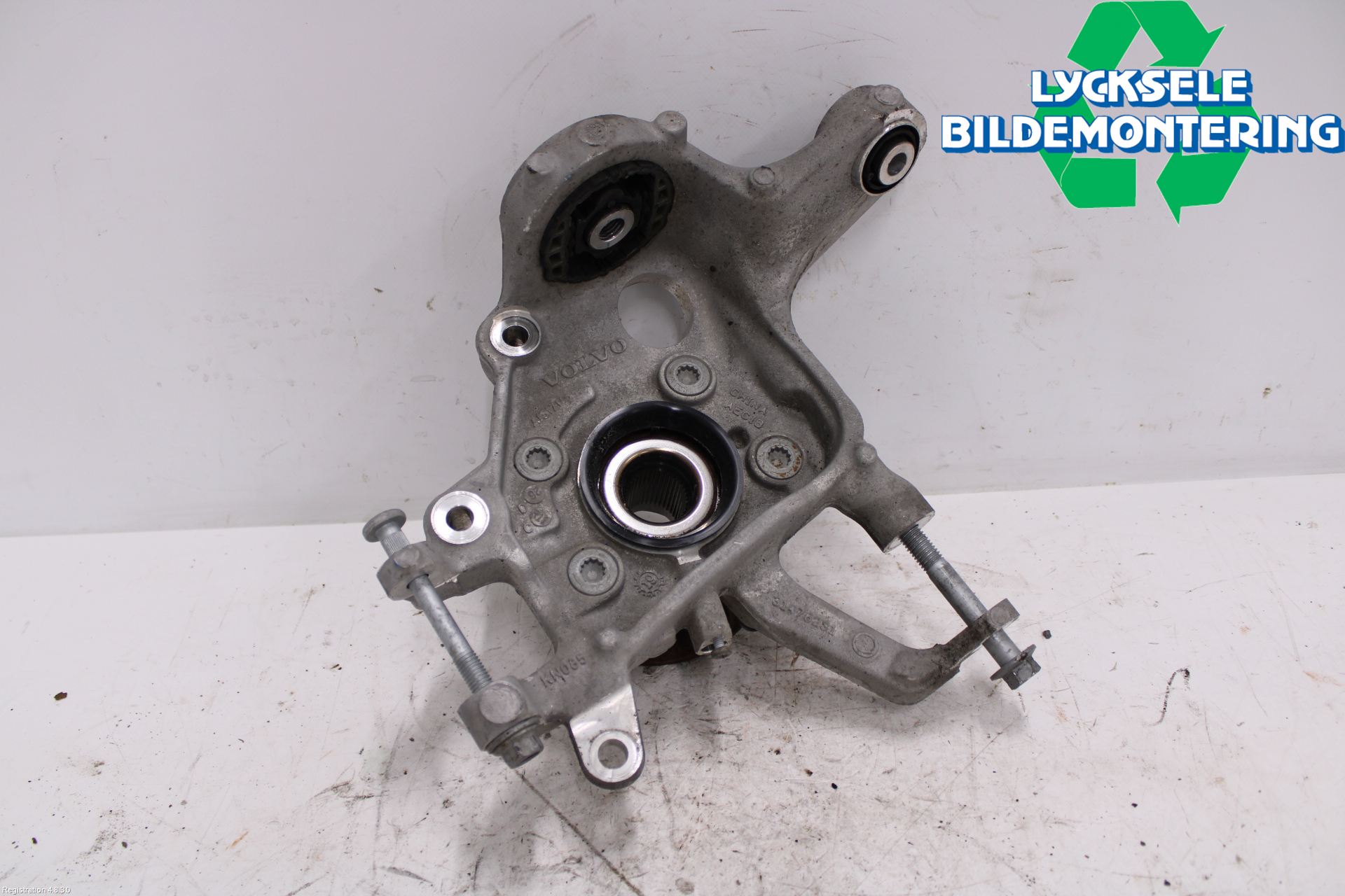 Volvo V60 19- Hjullagerhus Bak Vä