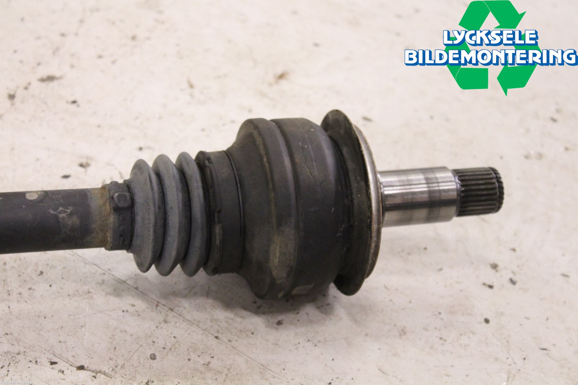 Mercedes-Benz MB E-KLASS (W212) 09-16 Drivaxel Bak Vänster