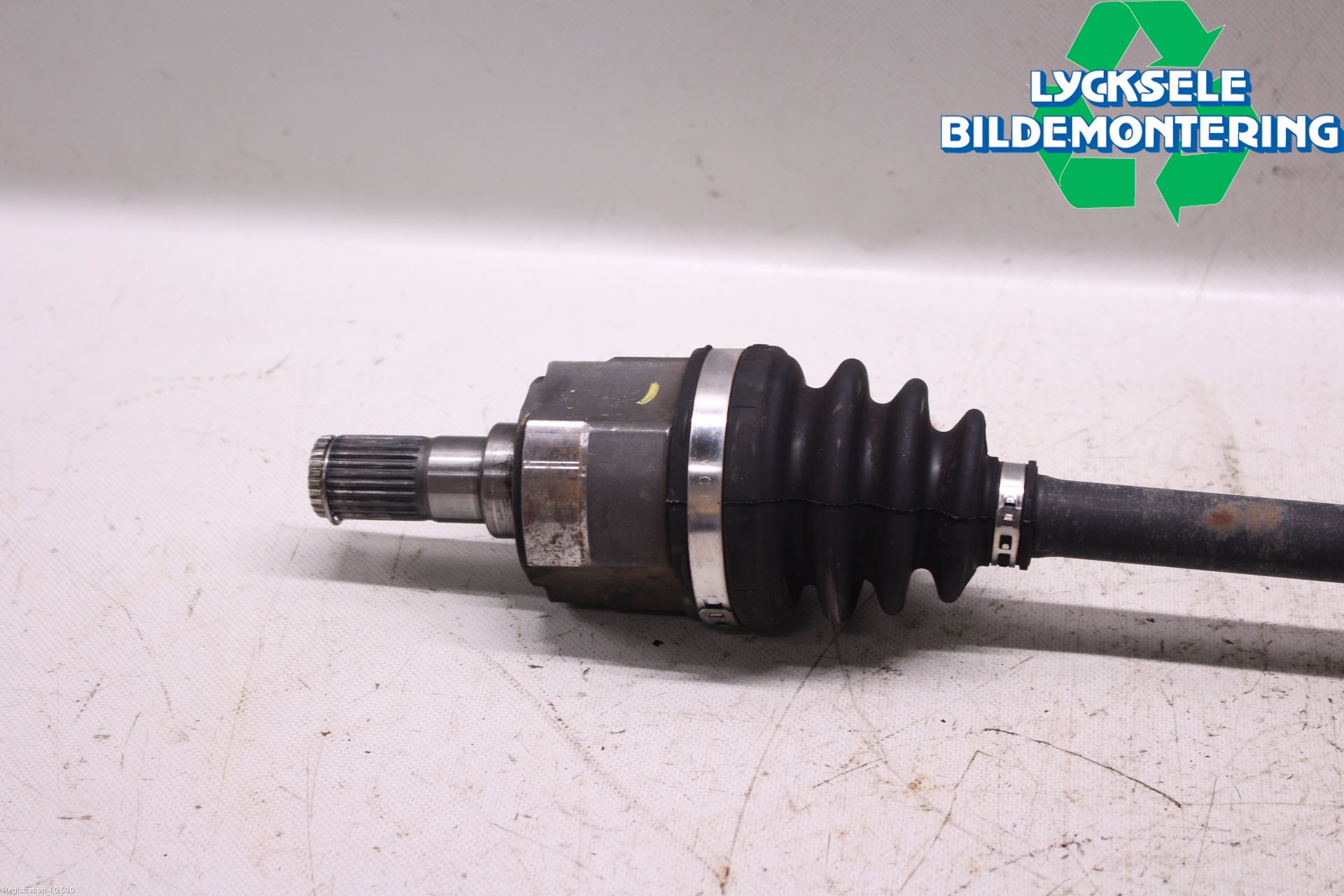 Hyundai i20 PB 09-14 Drivaxel Fram Höger