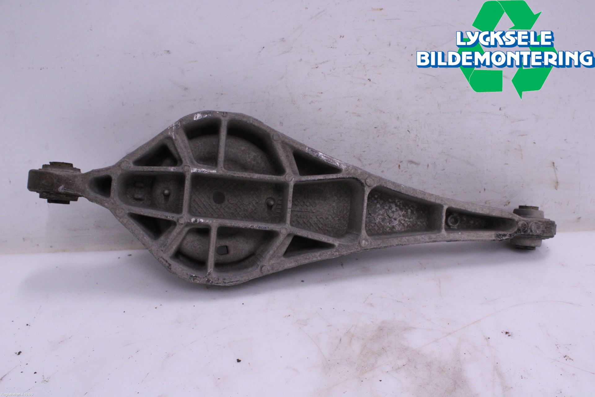 Volvo XC70 14-16 Bärarm Bak Höger