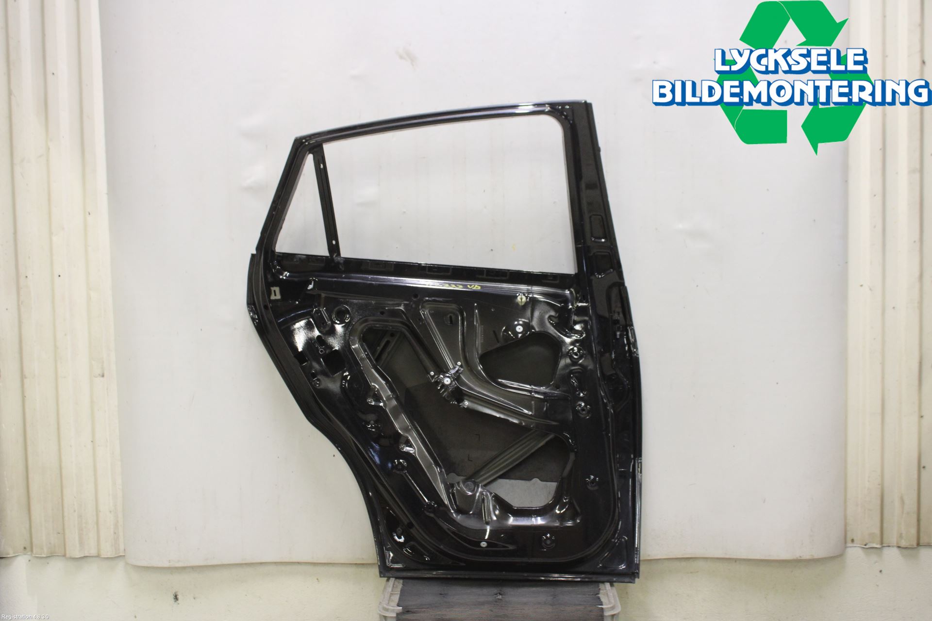 BMW X6 E71/E72   08-14 Dörr Bak Vänster
