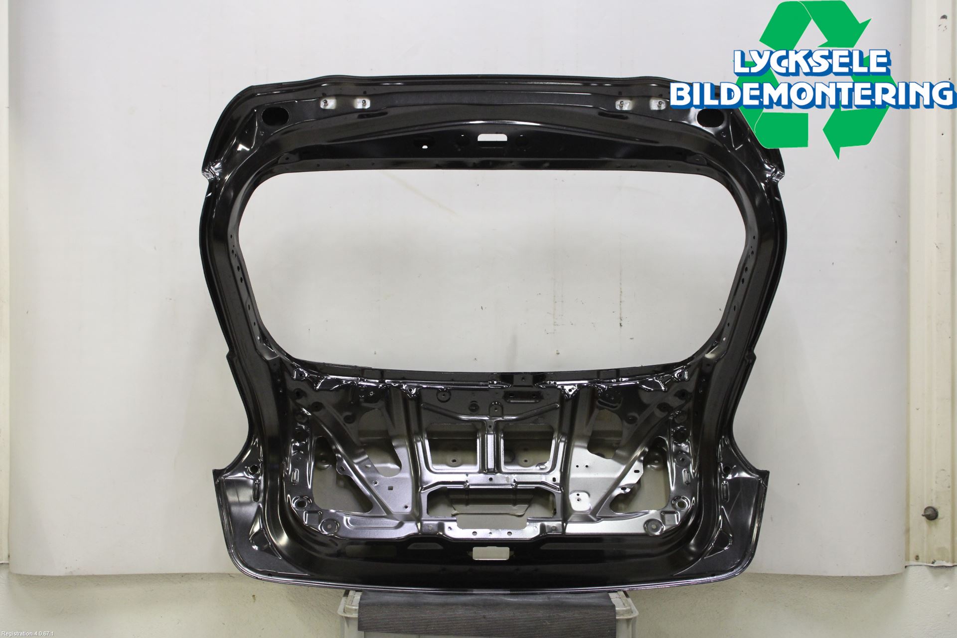 Nissan JUKE 14-19 Baklucka Kombi
