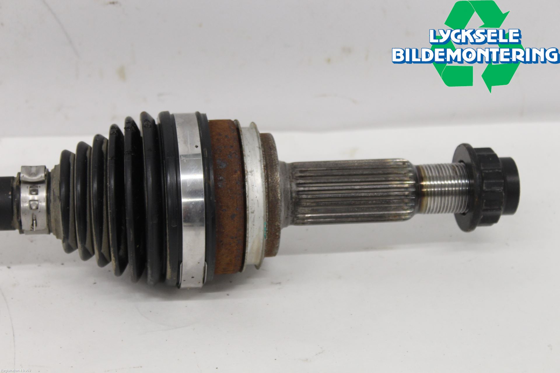 Toyota YARIS CROSS XP21 21- Drivaxel Bak Höger