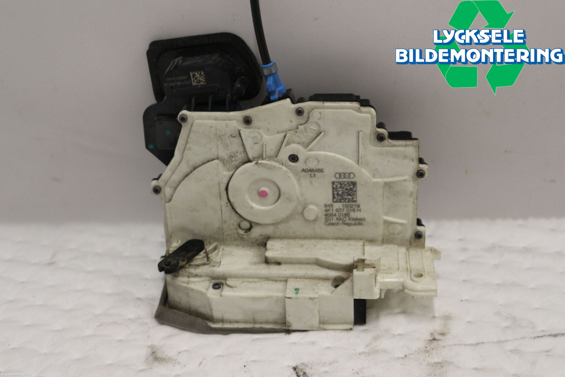 Audi A6 F2/C8 19- Låskista-Dörrlås