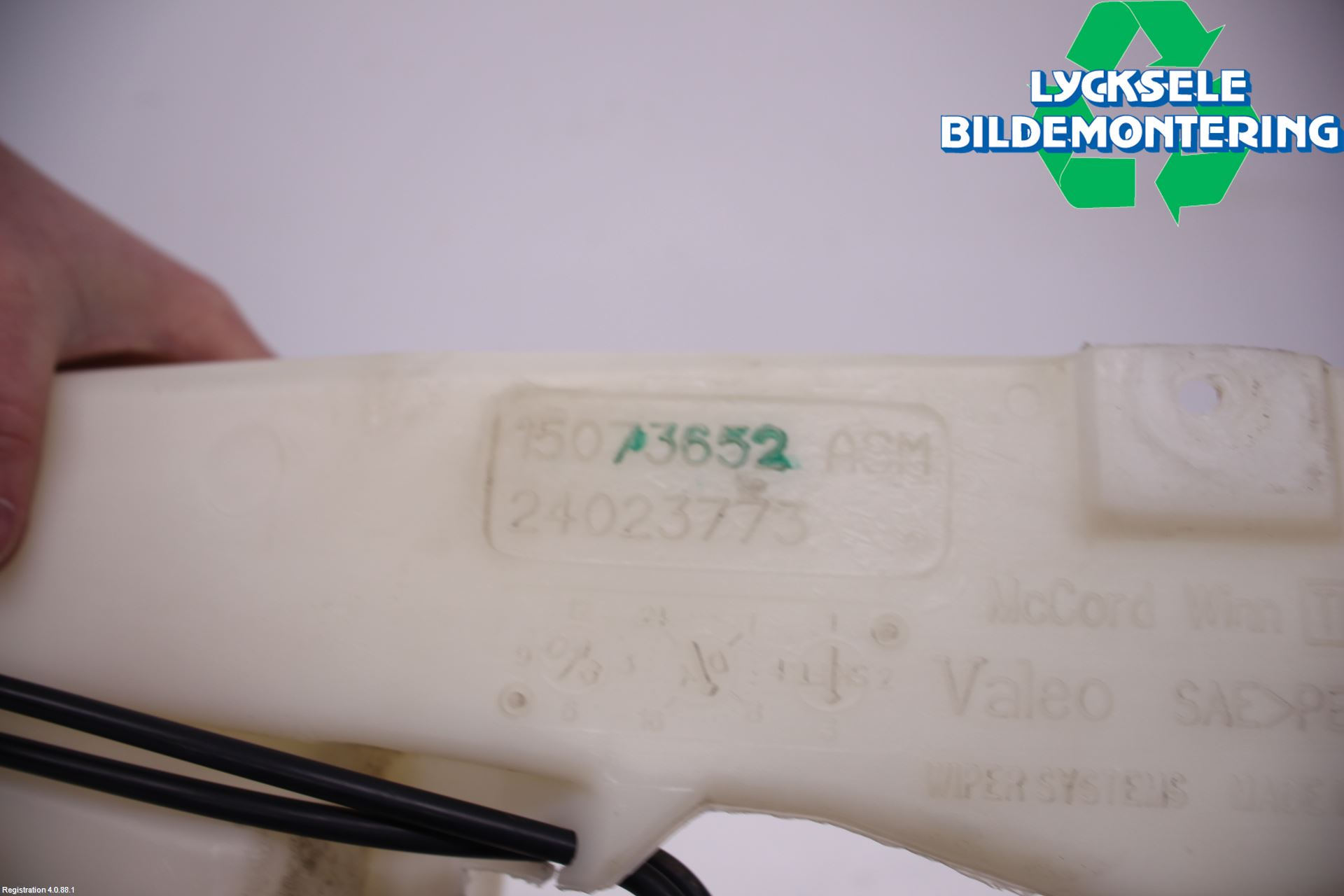 Chevrolet SUBURBAN Spolartank Vindruta-Strål