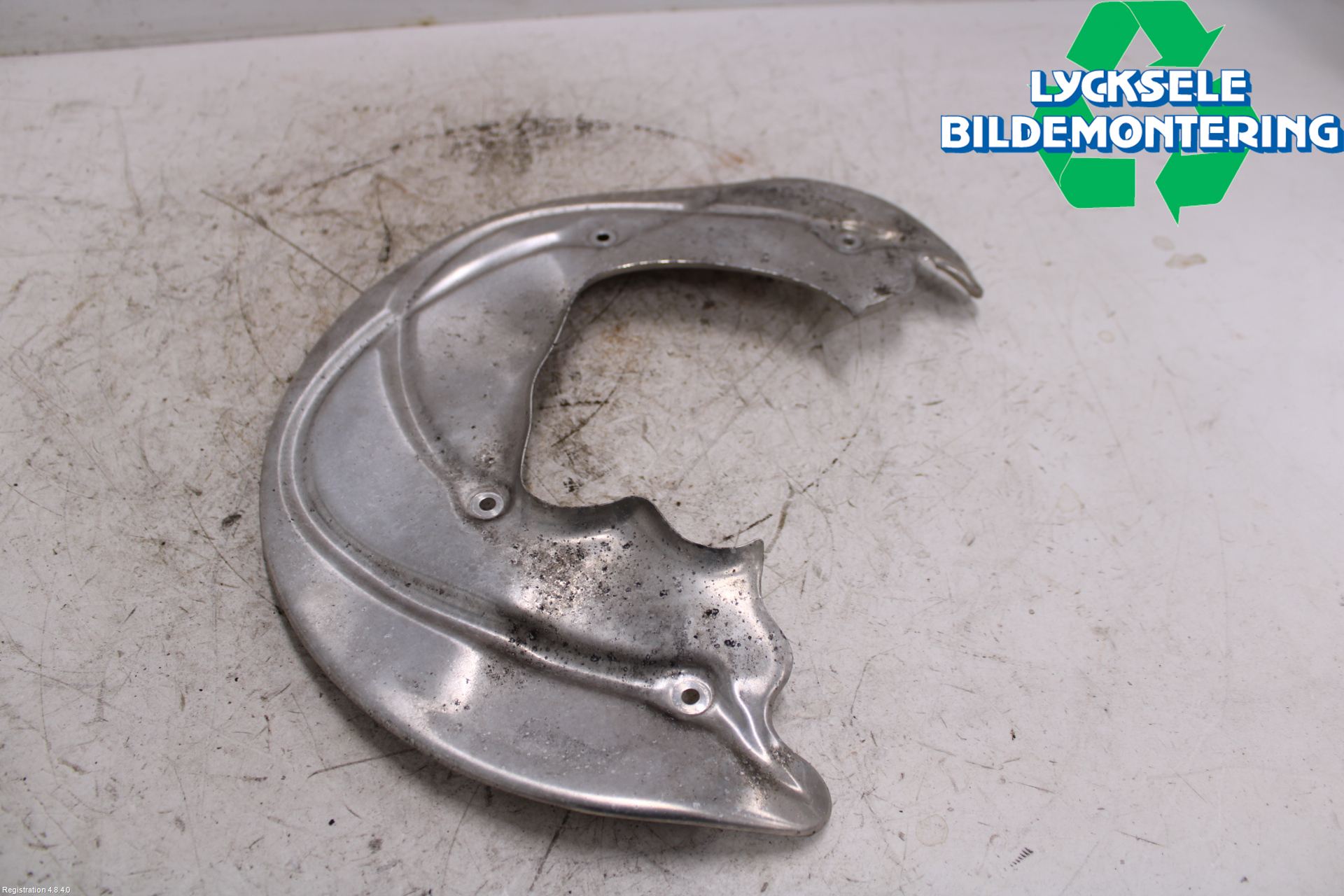 Audi A4/S4 B9 20- Bromssköld Fram