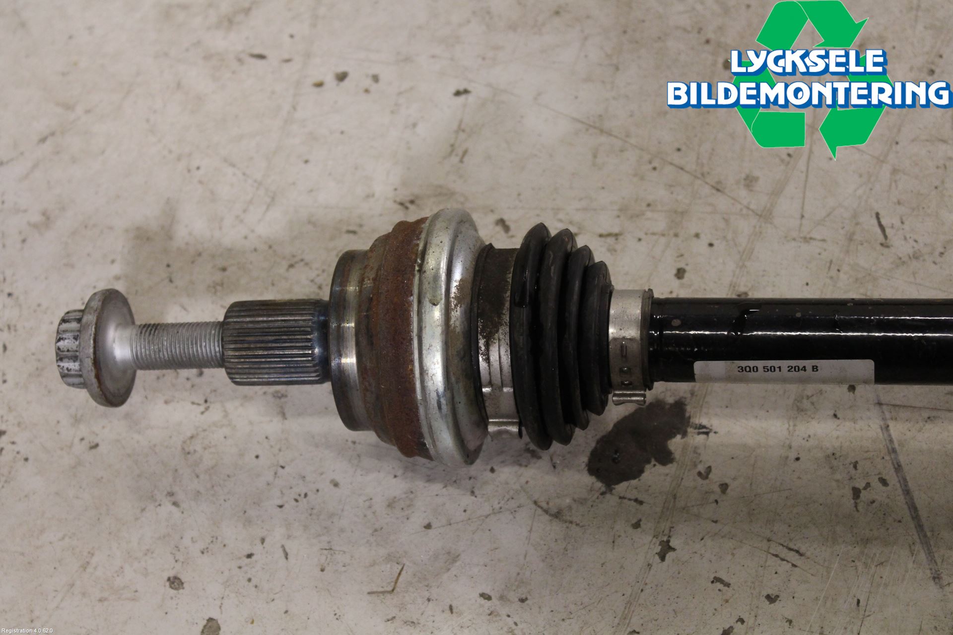 Volkswagen VW TIGUAN 16-24 Drivaxel Bak Höger