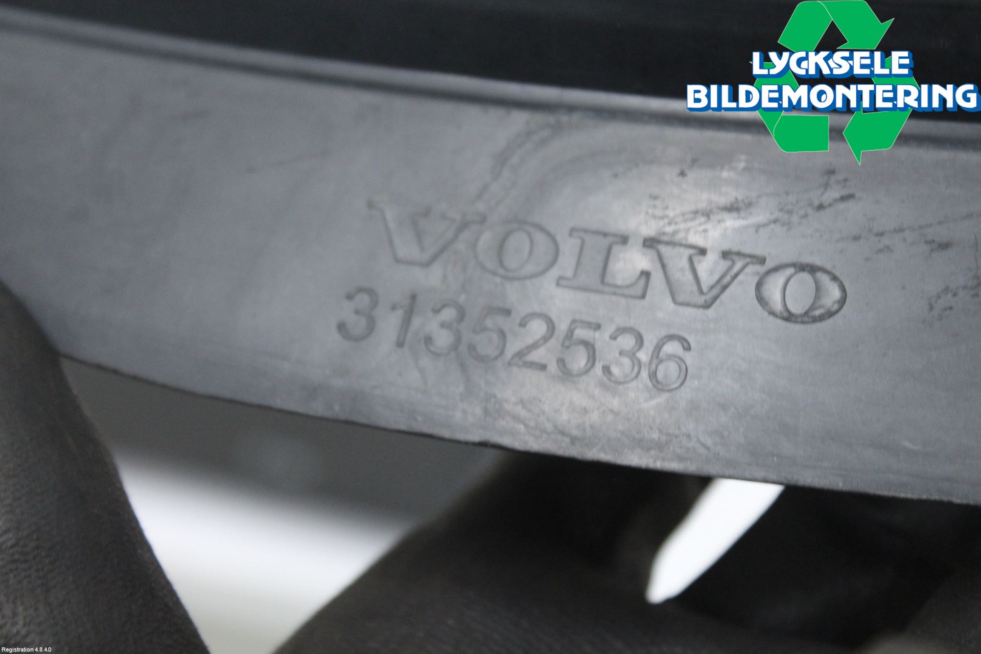 Volvo V60 14-18 Torpedplåt-Torpedplast