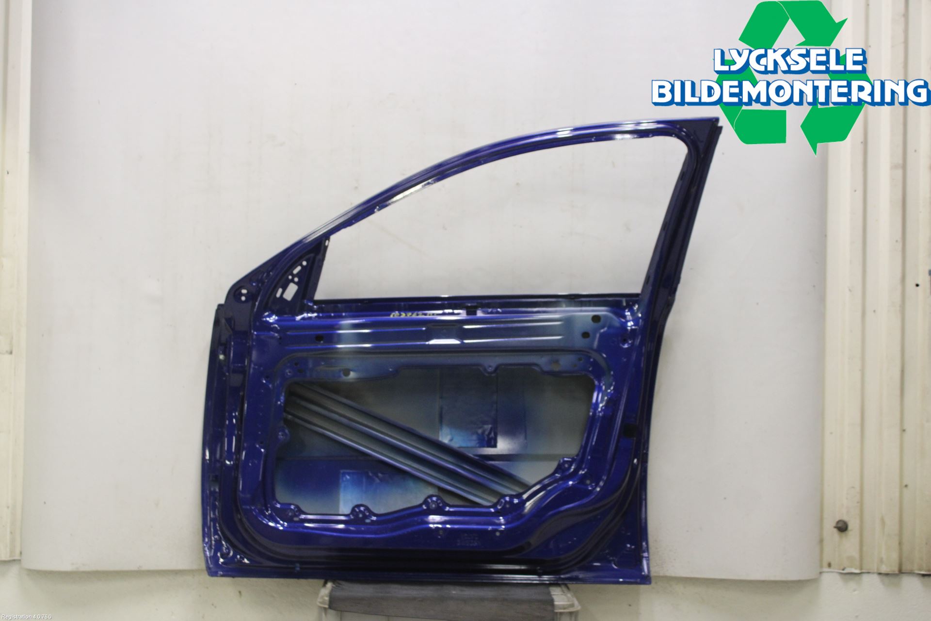 Volvo XC70 08-13 Dörr Fram Höger