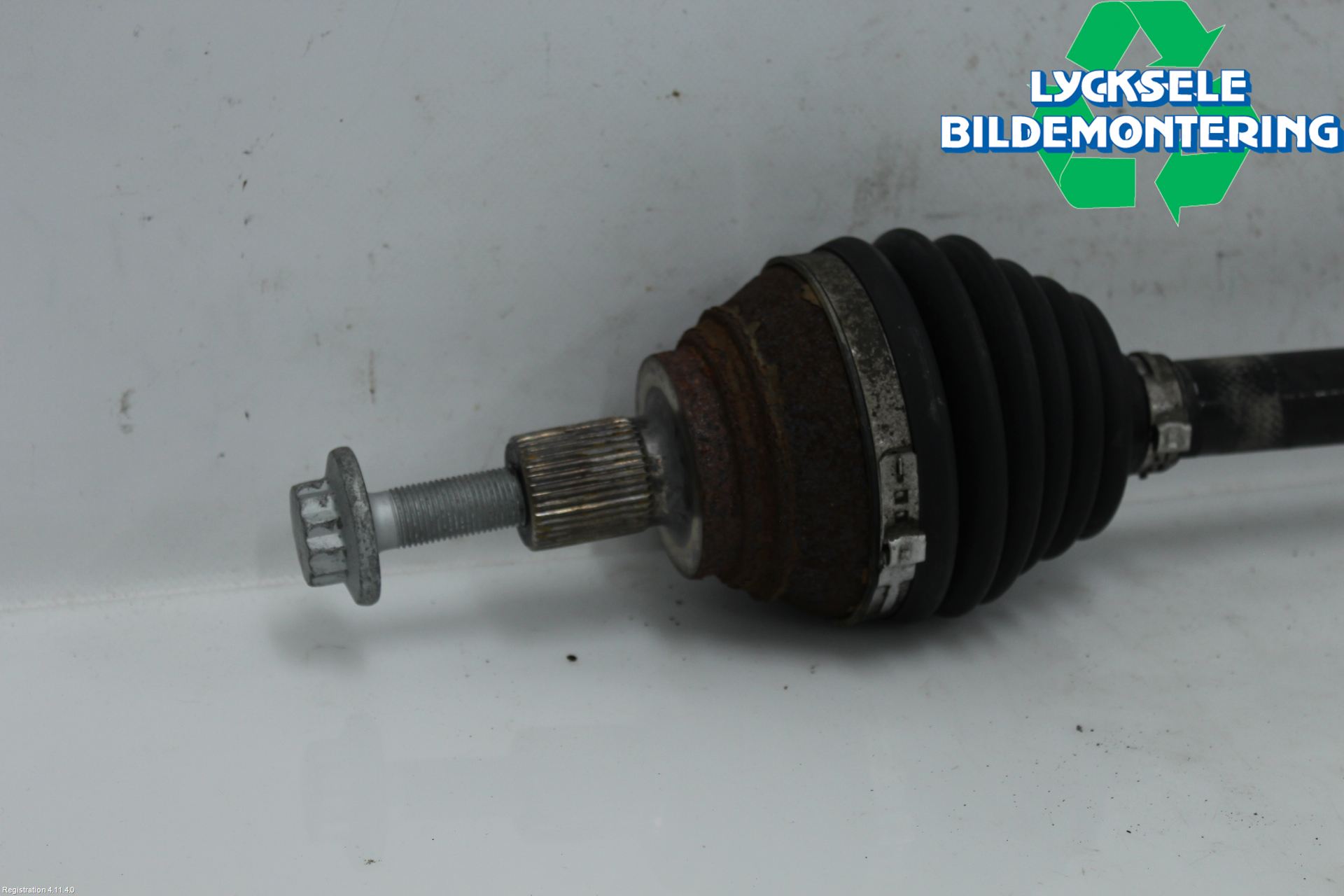 Volkswagen VW ID.7/TOURER 24- Drivaxel Fram Höger