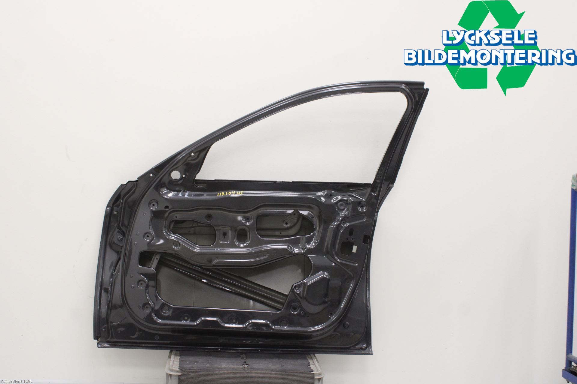 BMW 5 F10/F11/F18 09-17 Dörr Fram Höger