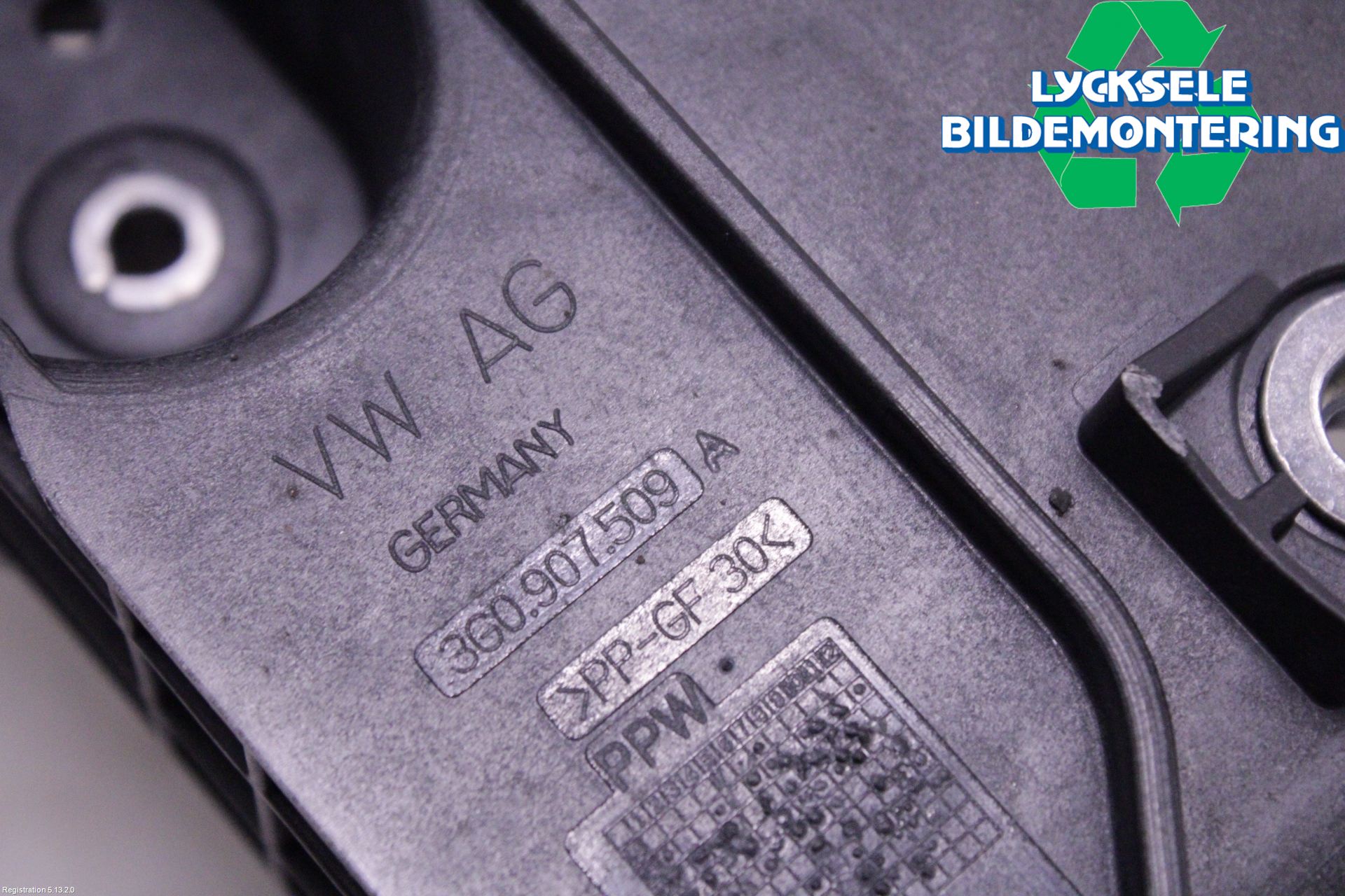 Volkswagen VW PASSAT 20-24 Batterilåda-Fäste-Hållare