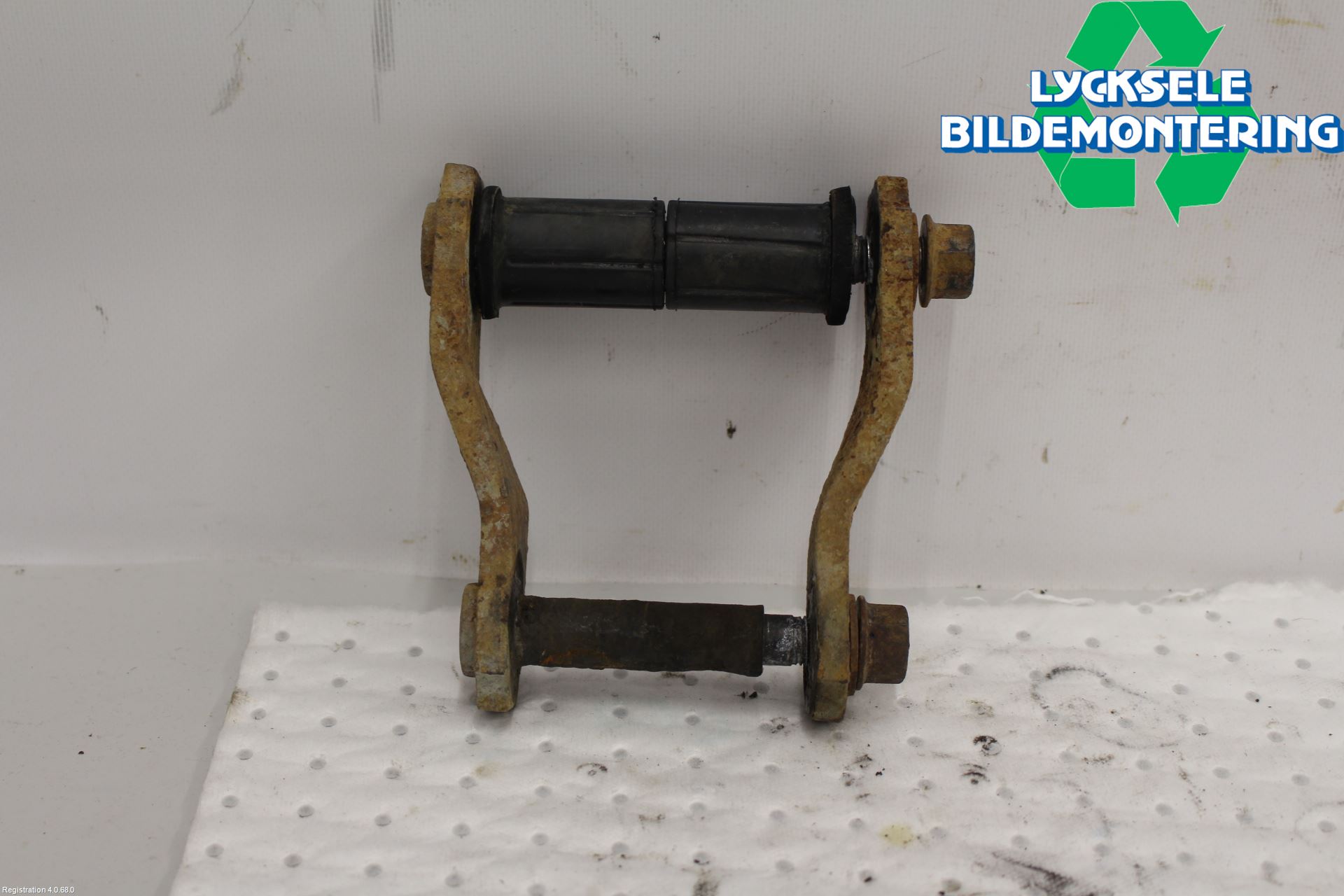 Toyota HILUX 05-16 Bladfjäderhänke Bak