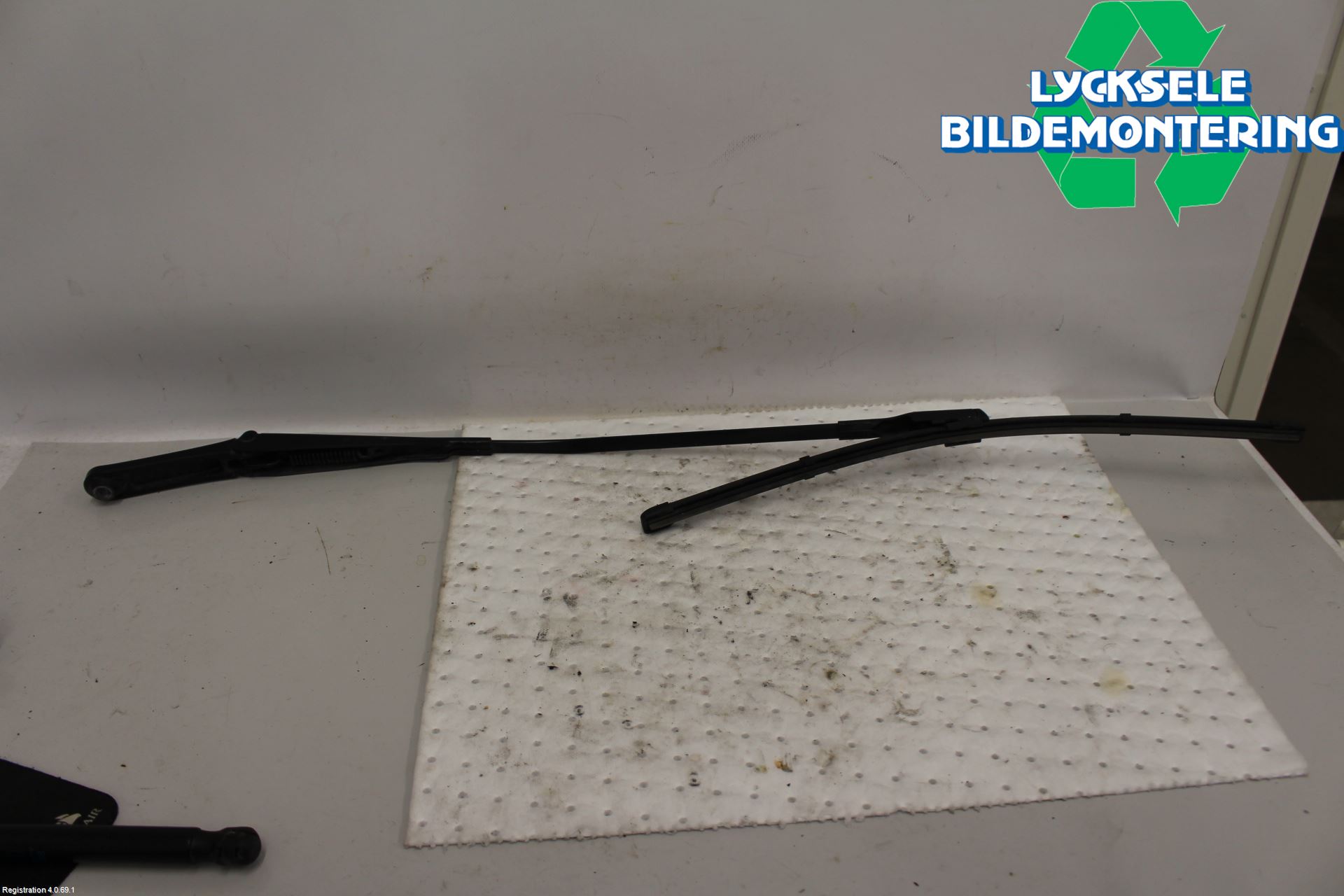 Audi A4/S4 B9 16-19 Torkararm Armar Vindruta