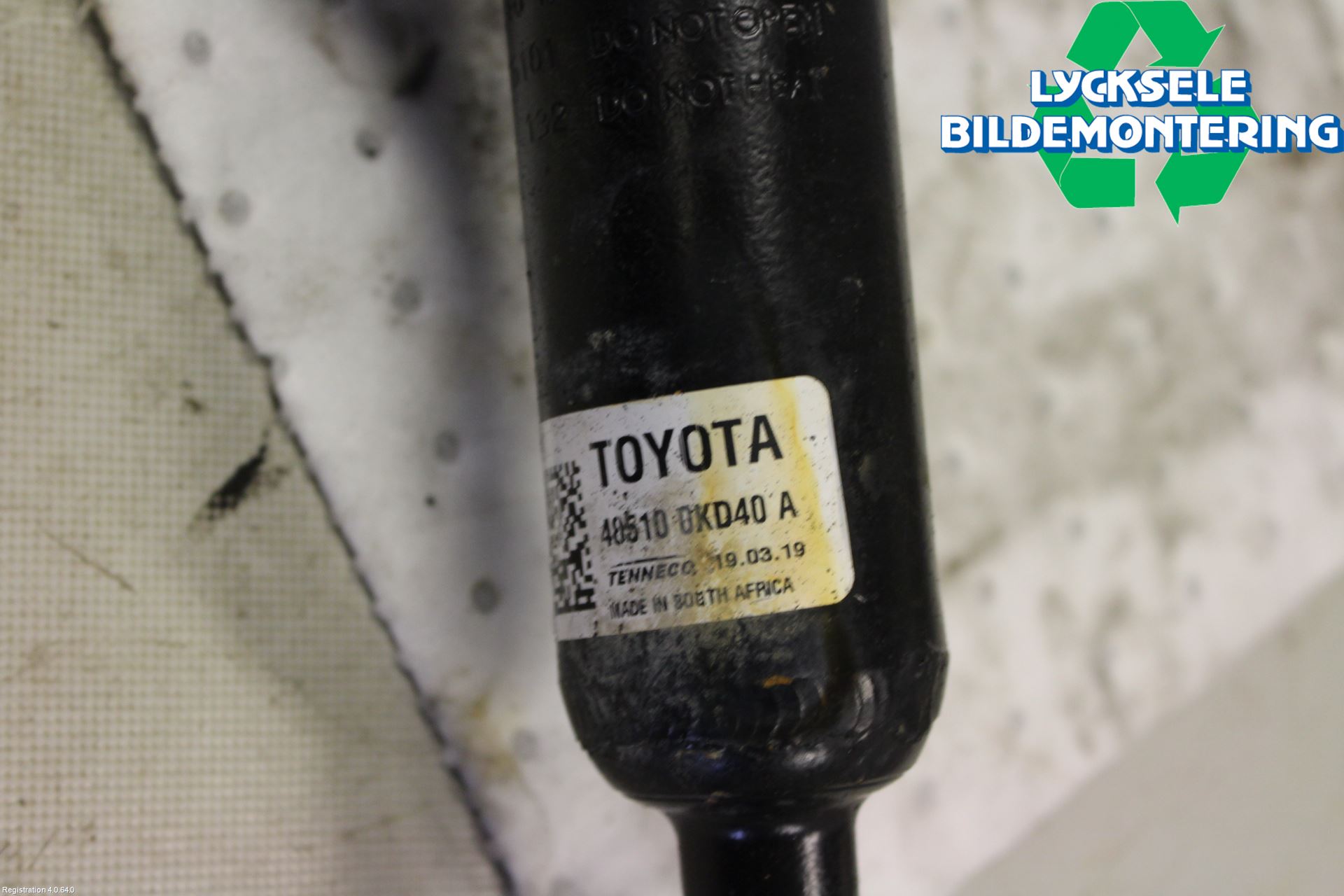 Toyota HILUX 16- Fjäderben Fram Vänster