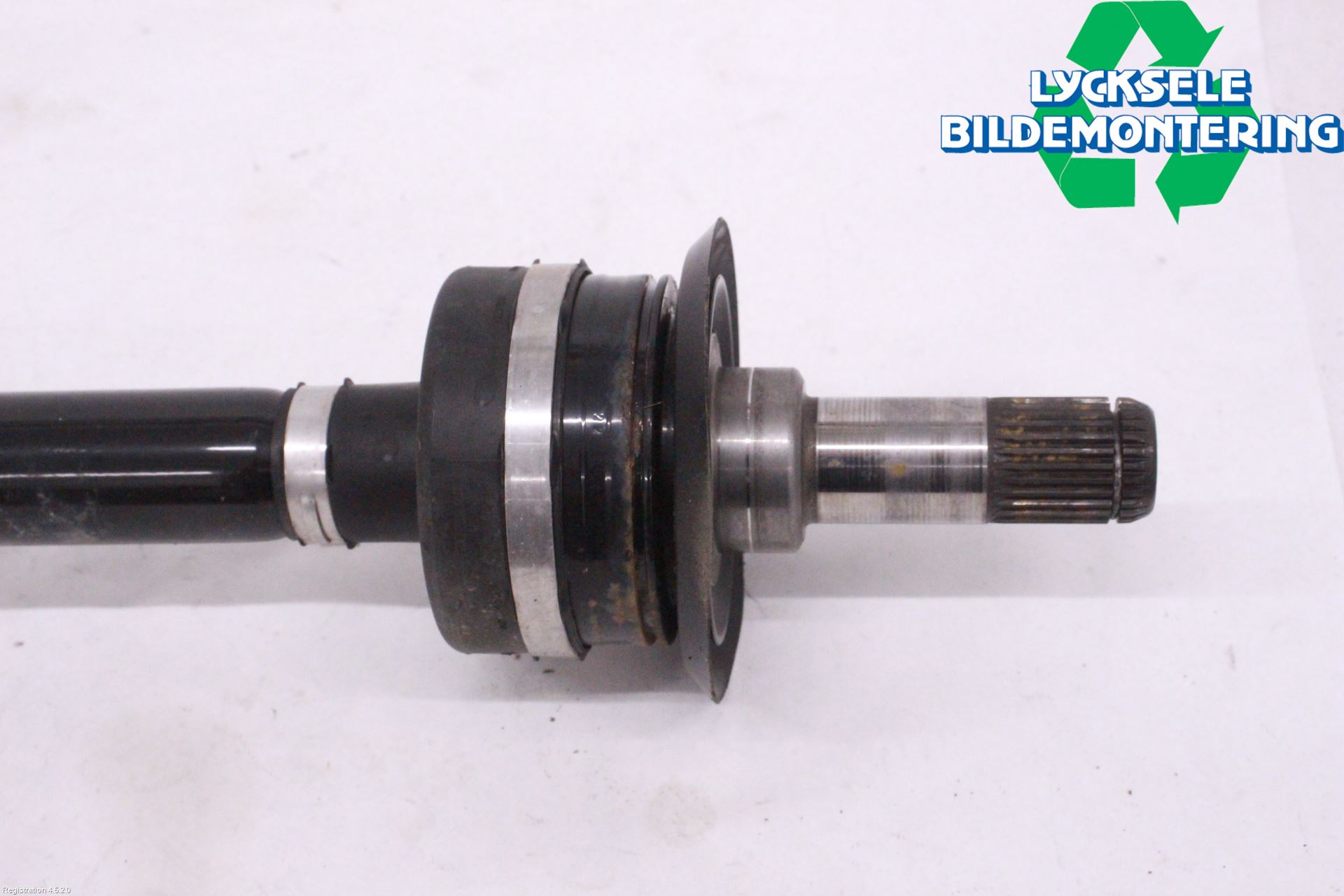 BMW 5 G30/G31/F90 17-23 Drivaxel Bak Höger