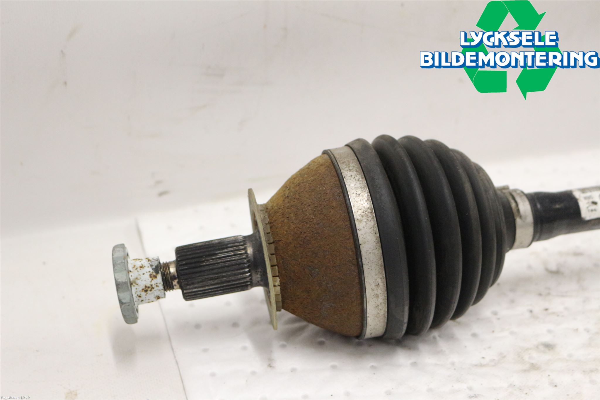 Audi A1 19- Drivaxel Fram Vänster