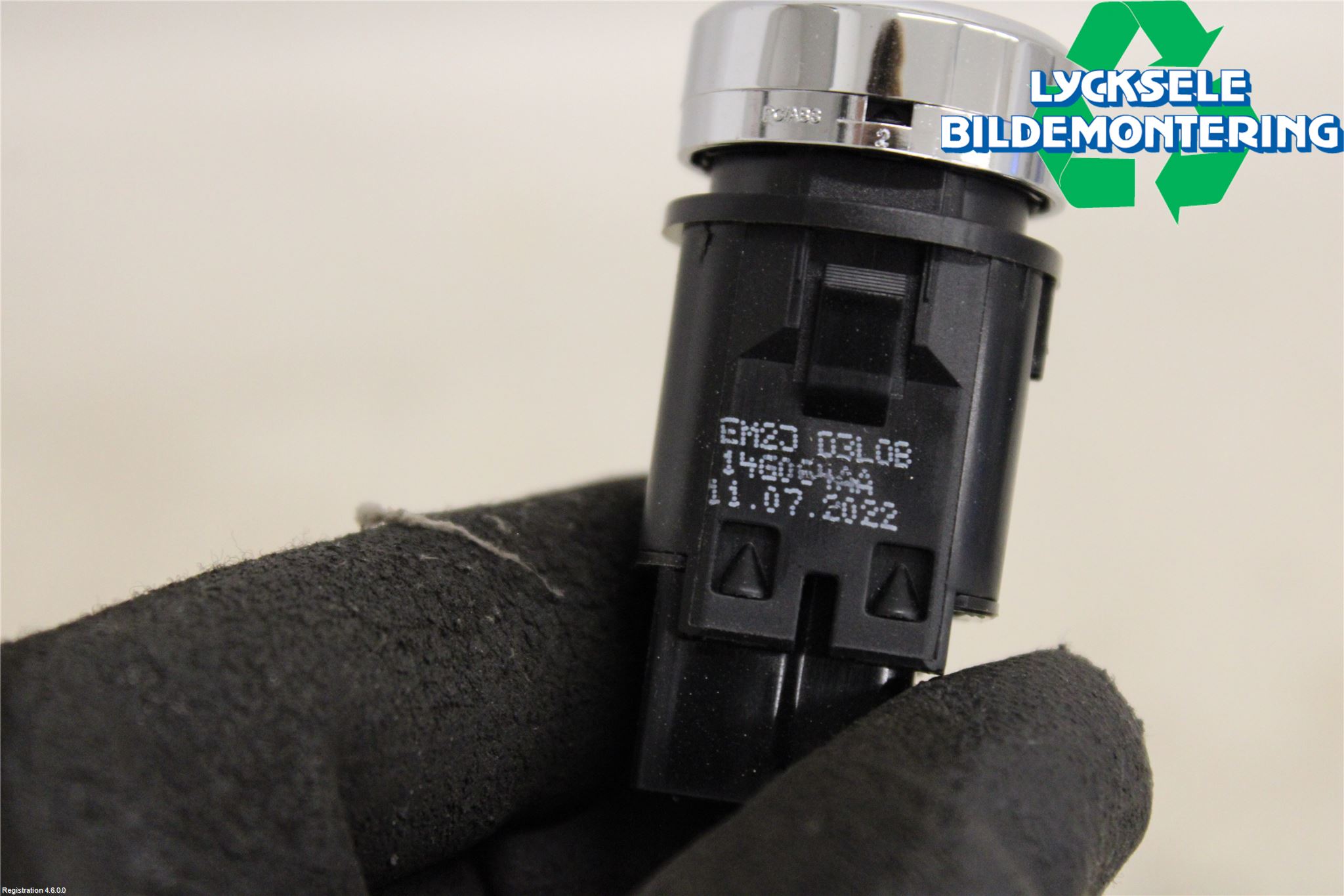 Ford KUGA/KUGA PHEZ/FHEV 20- Strömställare Dragkrok