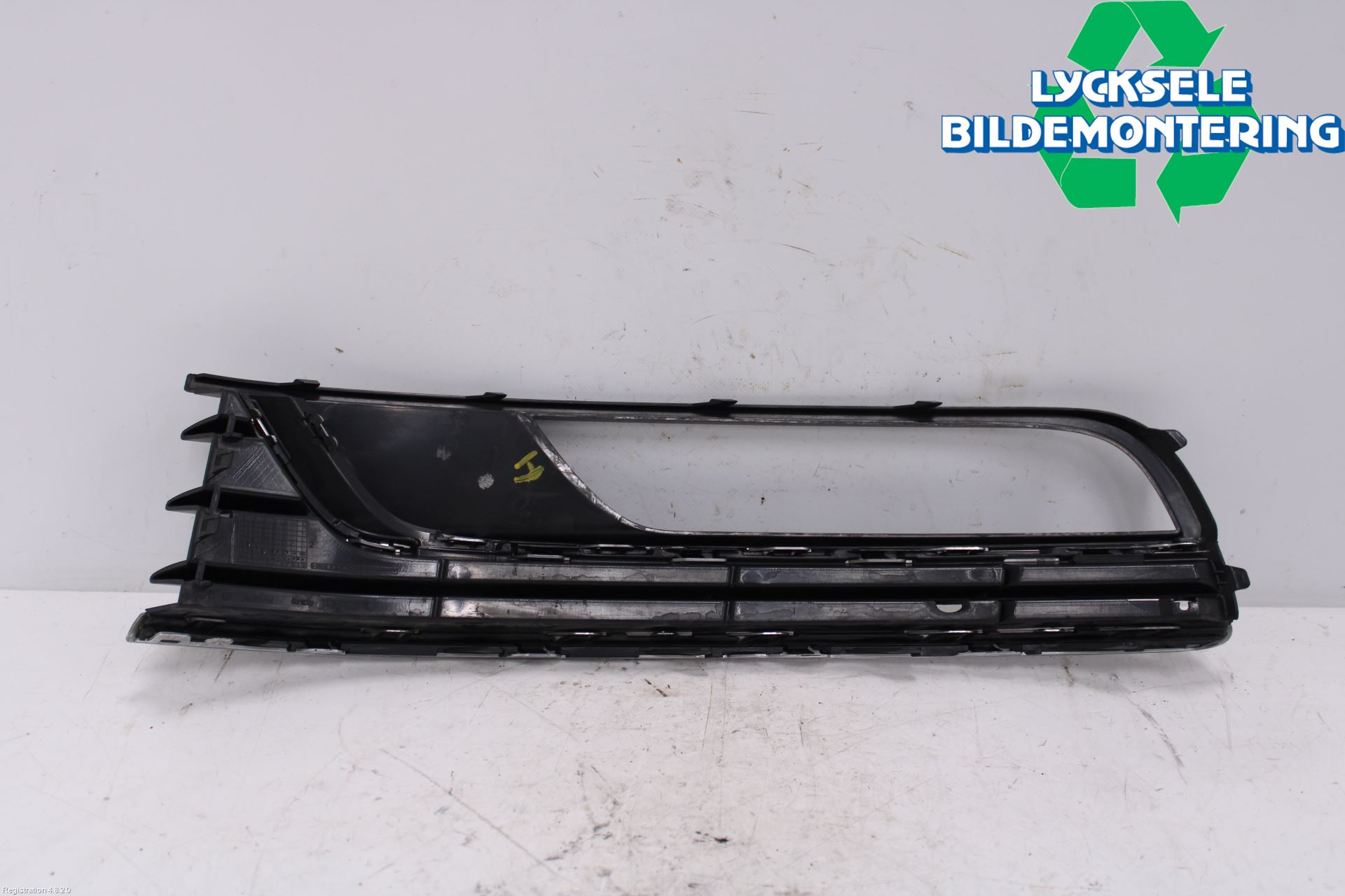 Volkswagen VW PASSAT 11-14 Dimljussarg Fram