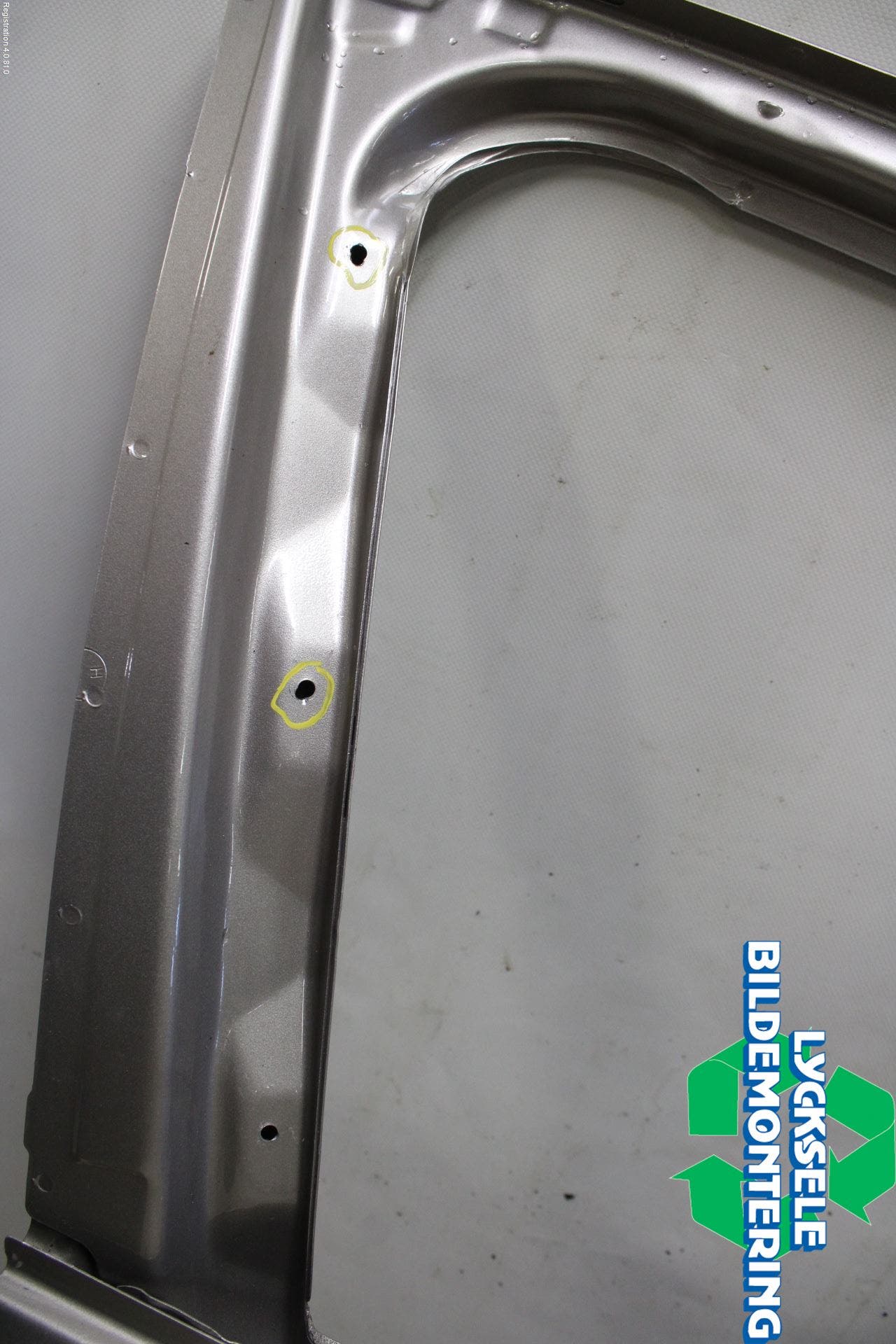 Volvo XC70 08-13 Dörr Fram Höger