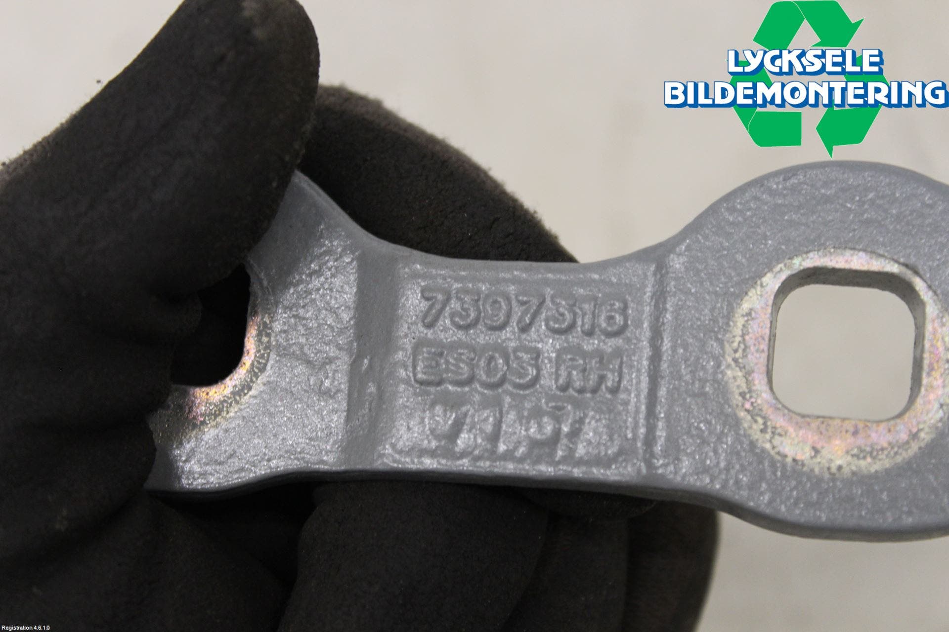 BMW X3 G01 18- Bakluckegångjärn Hö