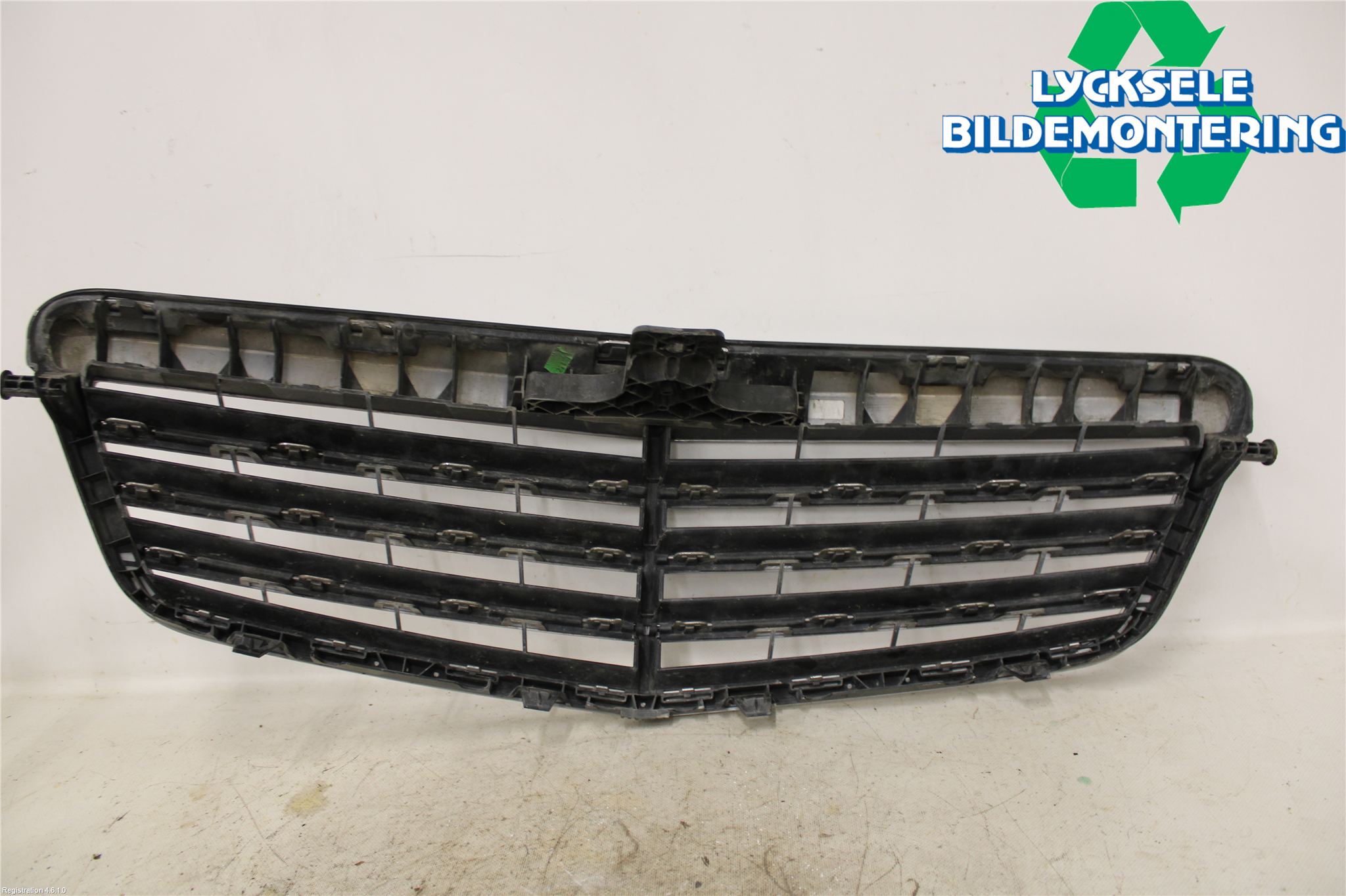 Mercedes-Benz MB E-KLASS (W212) 09-16 Grill Komp