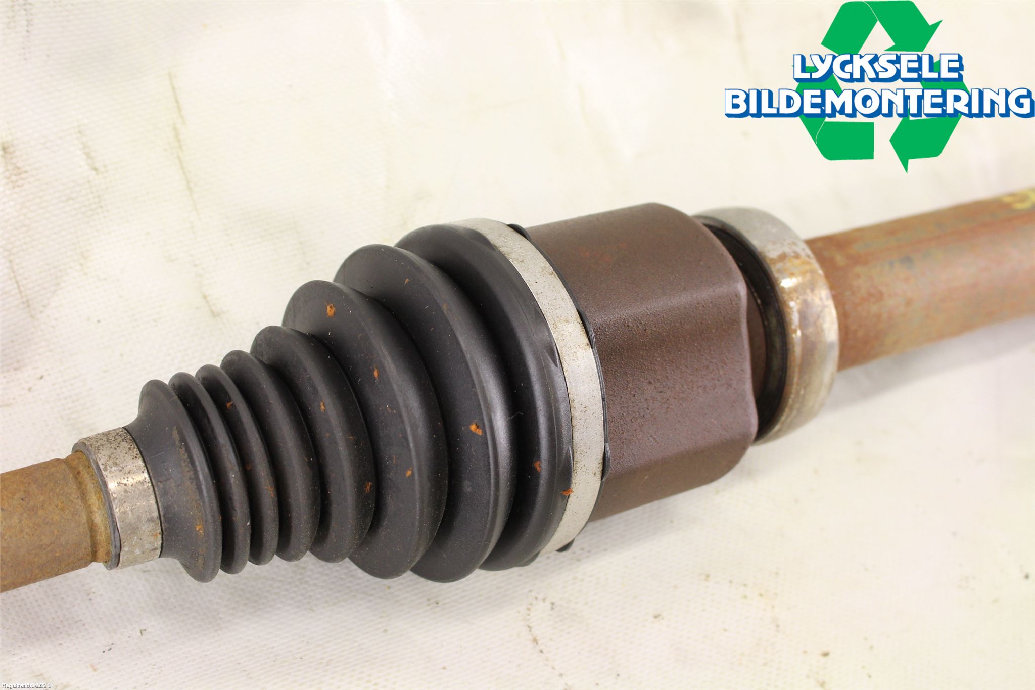 Ford FOCUS 15-18 Drivaxel Fram Höger