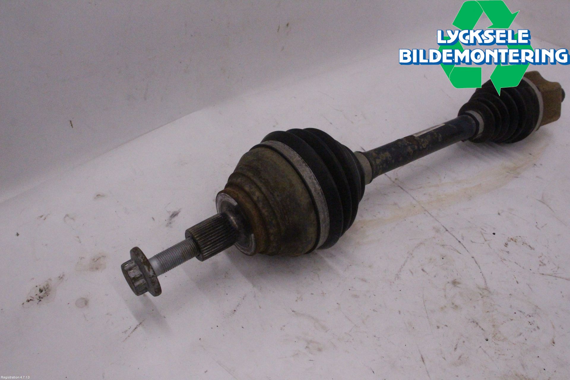 Volkswagen VW CADDY 21- Drivaxel Fram Vänster