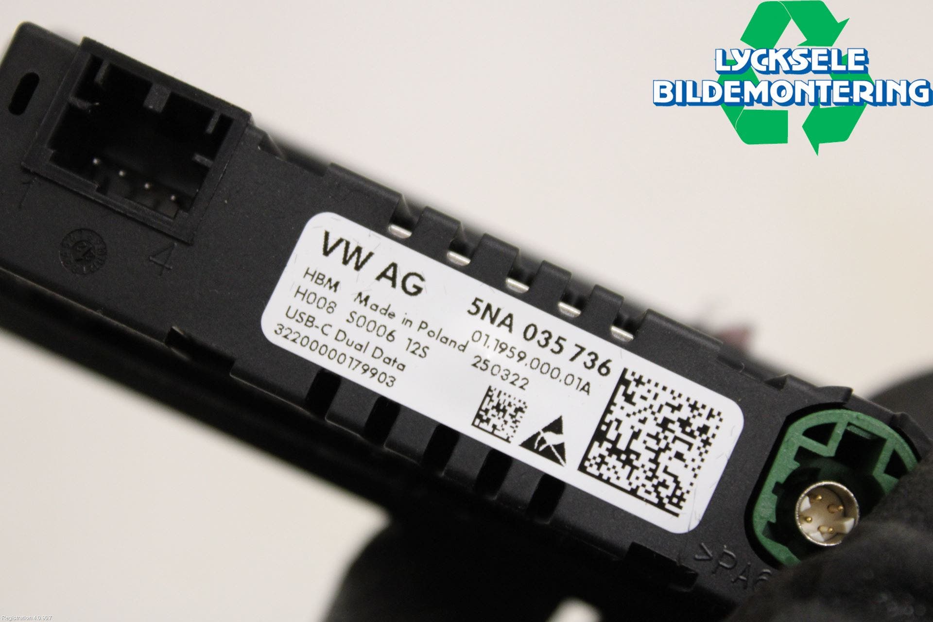 Volkswagen VW PASSAT 20-24 Usb Connection