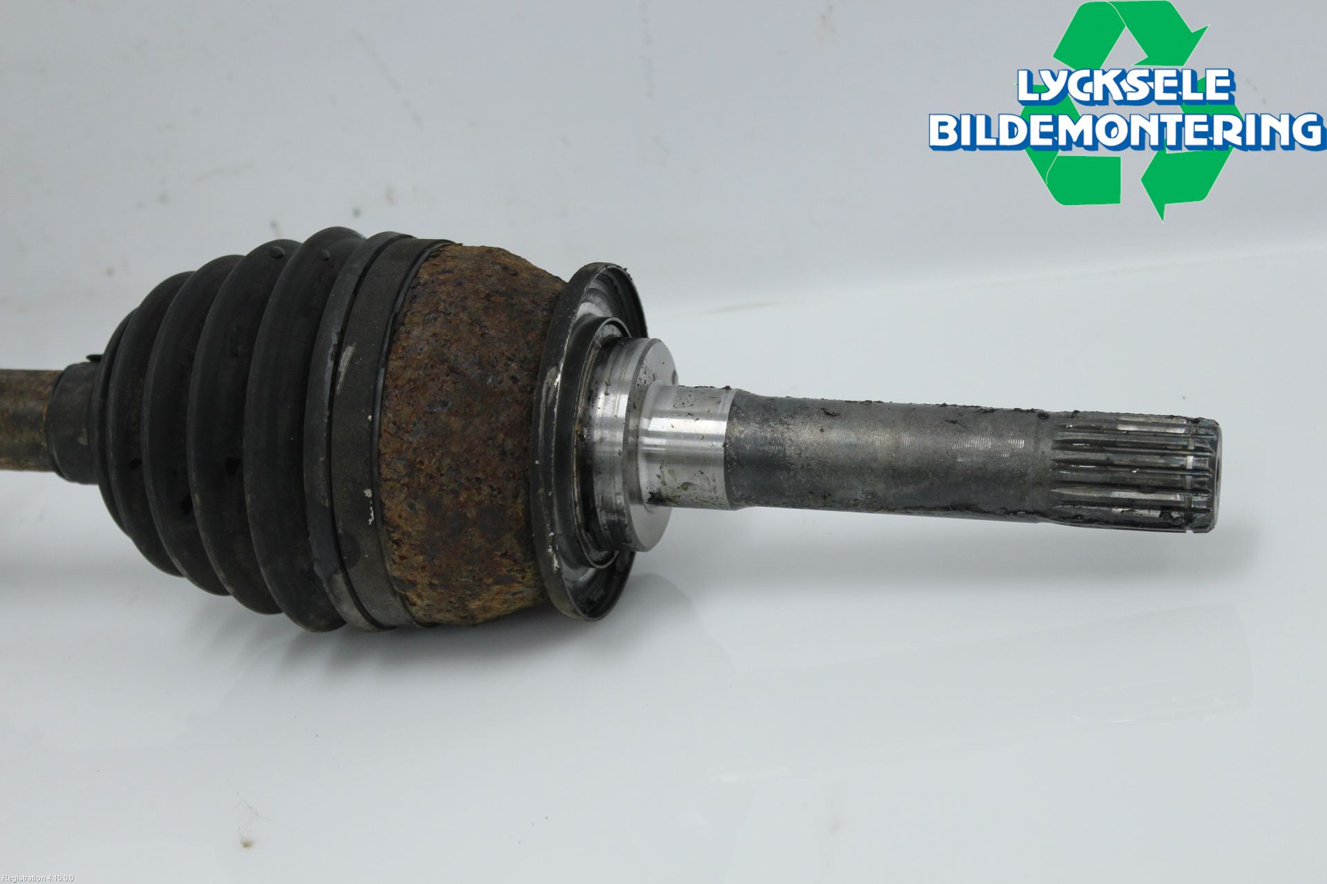 Isuzu D-MAX Drivaxel Fram Höger