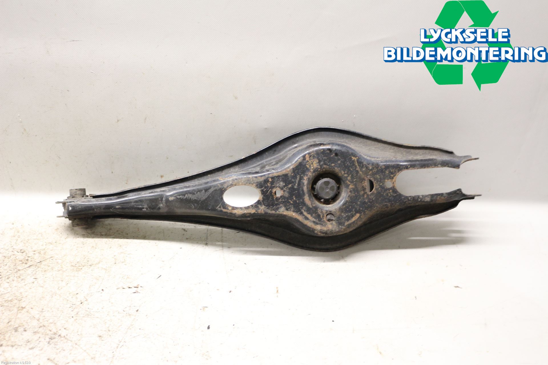 Volkswagen VW PASSAT 15-19 Bärarm Bak Höger