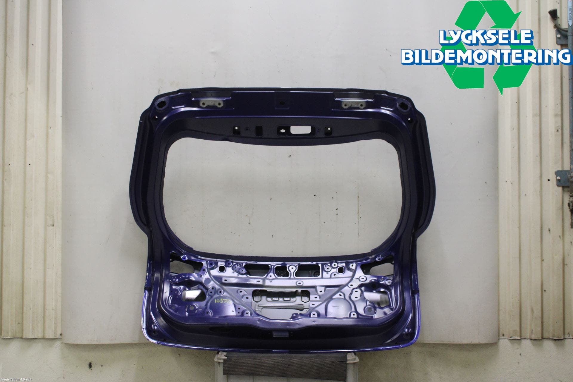 Toyota YARIS CROSS XP21 21- Baklucka Kombi