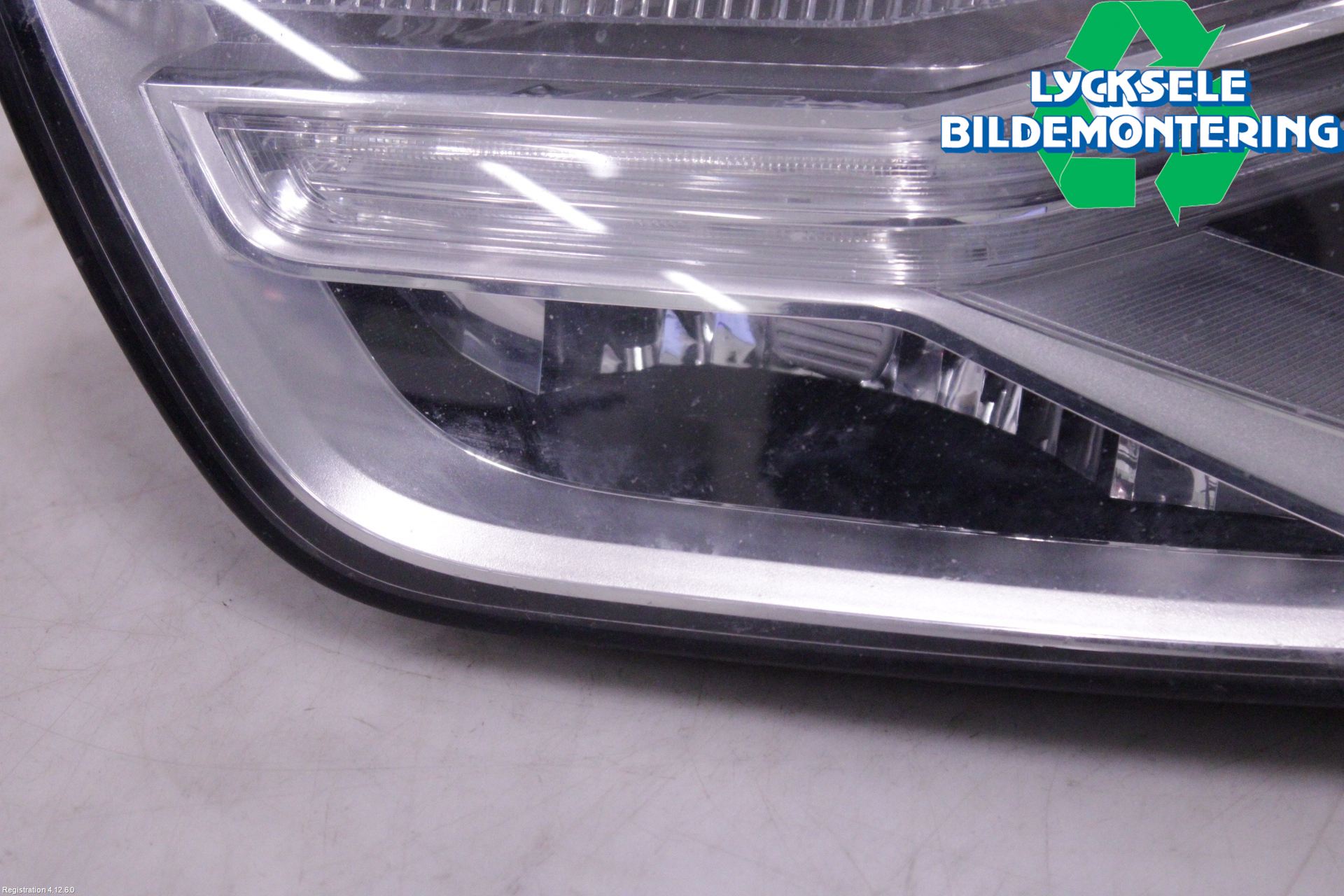 Audi Q3 8U 12-18 Strålkastare Vänster