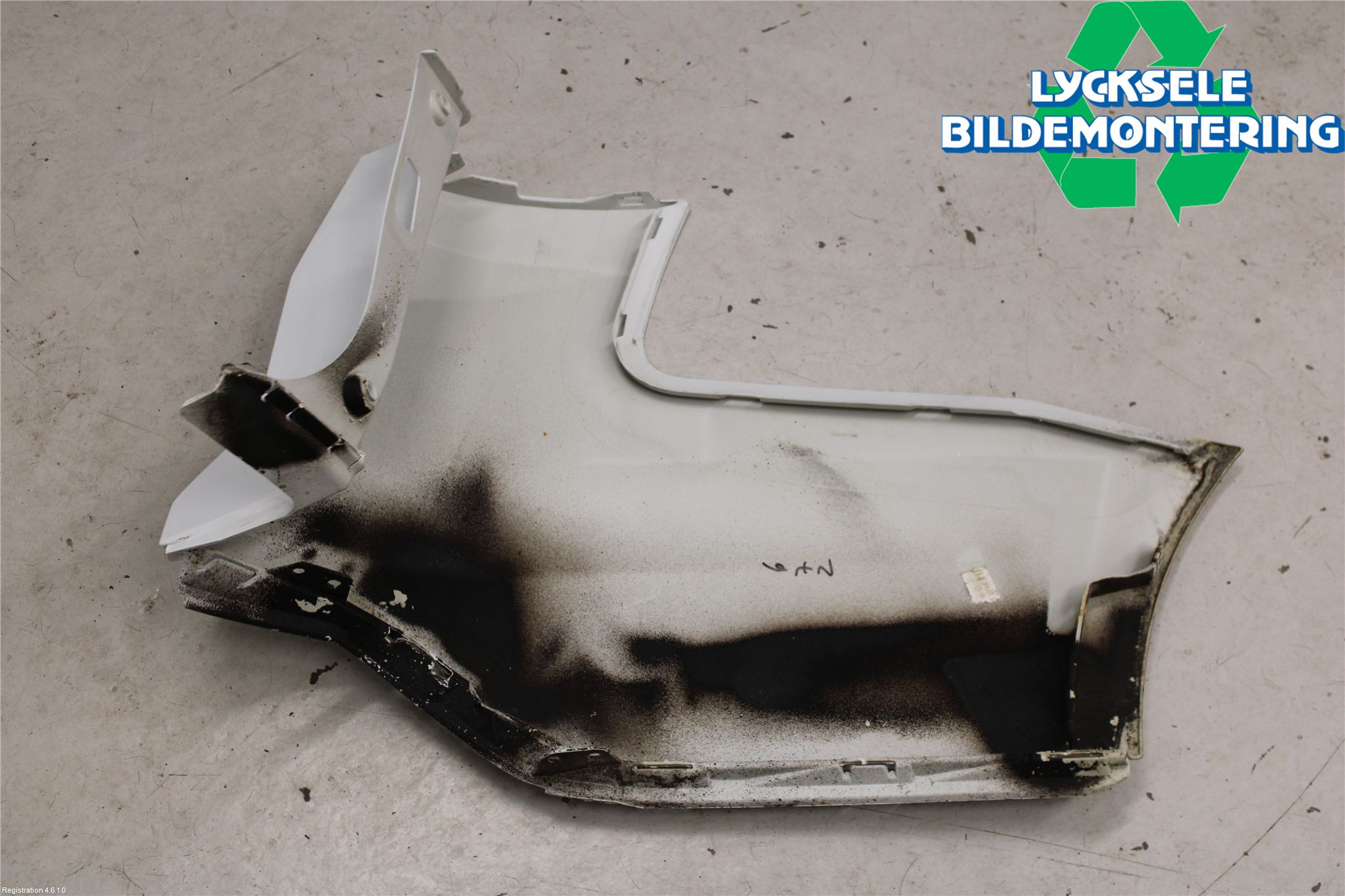 Ford FOCUS 15-18 Stötfångardel Bak Vä