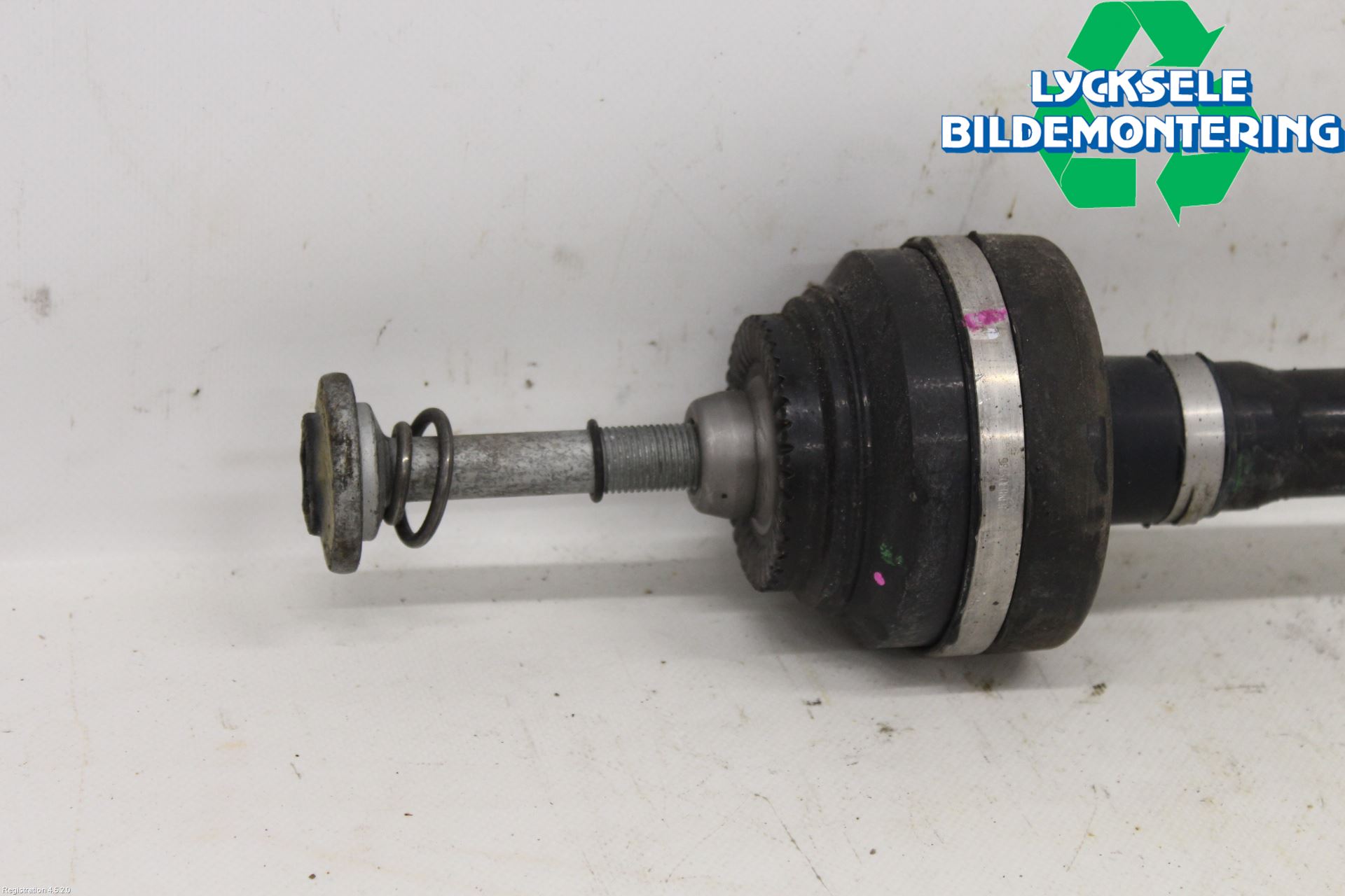 BMW X7 G07 19- Drivaxel Bak Vänster