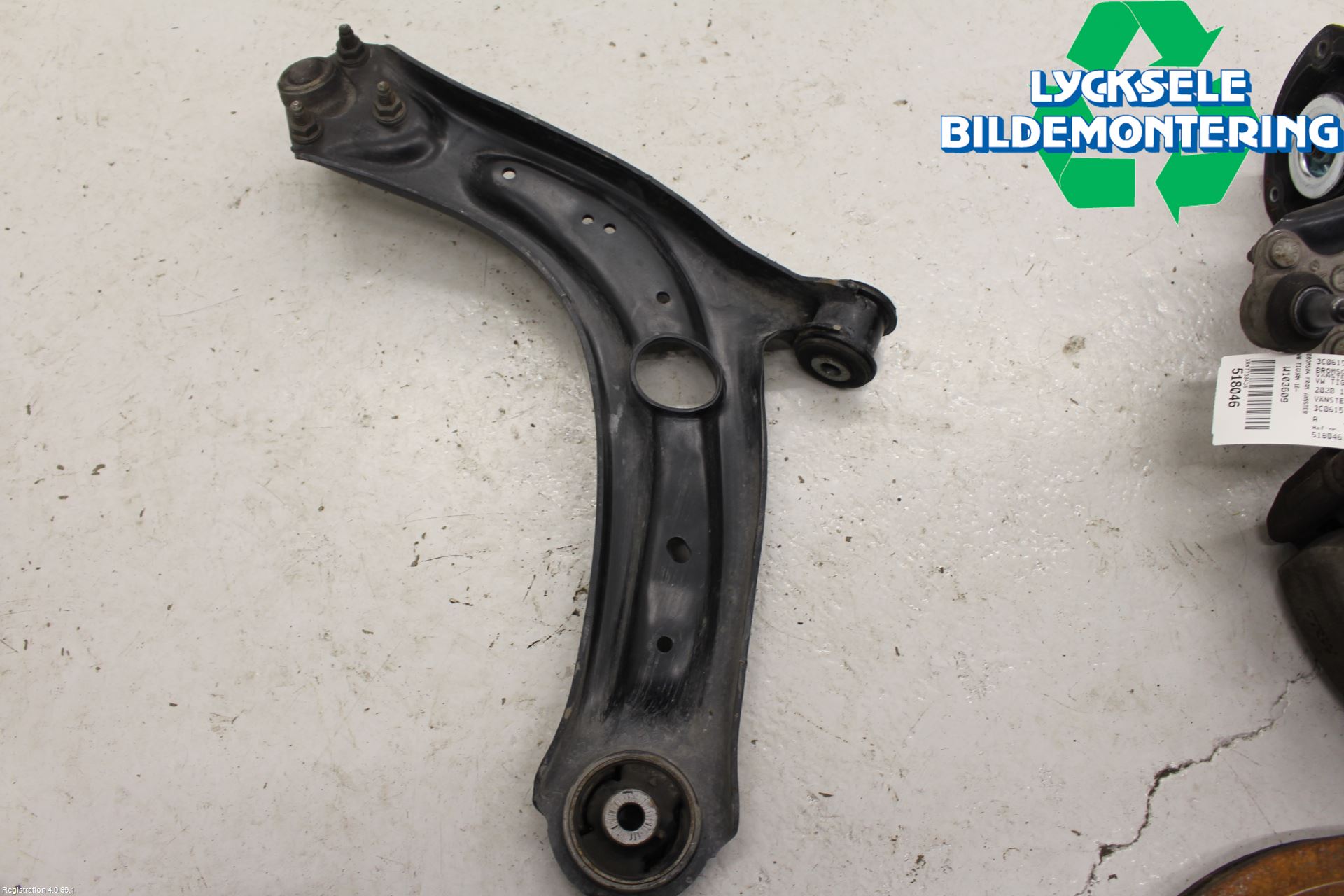 Volkswagen VW TIGUAN 16-24 Bärarm Fram Undre Hö