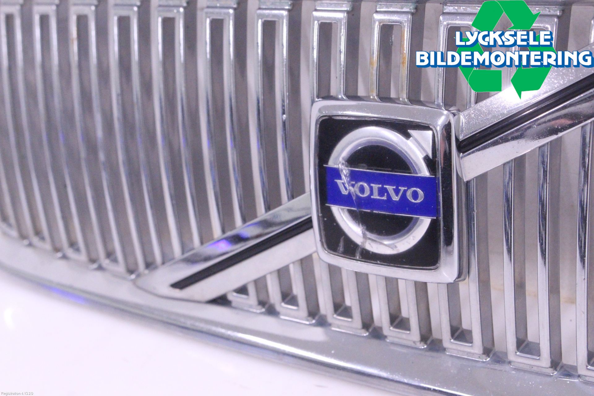 Volvo V70 05-08 Grill Komp