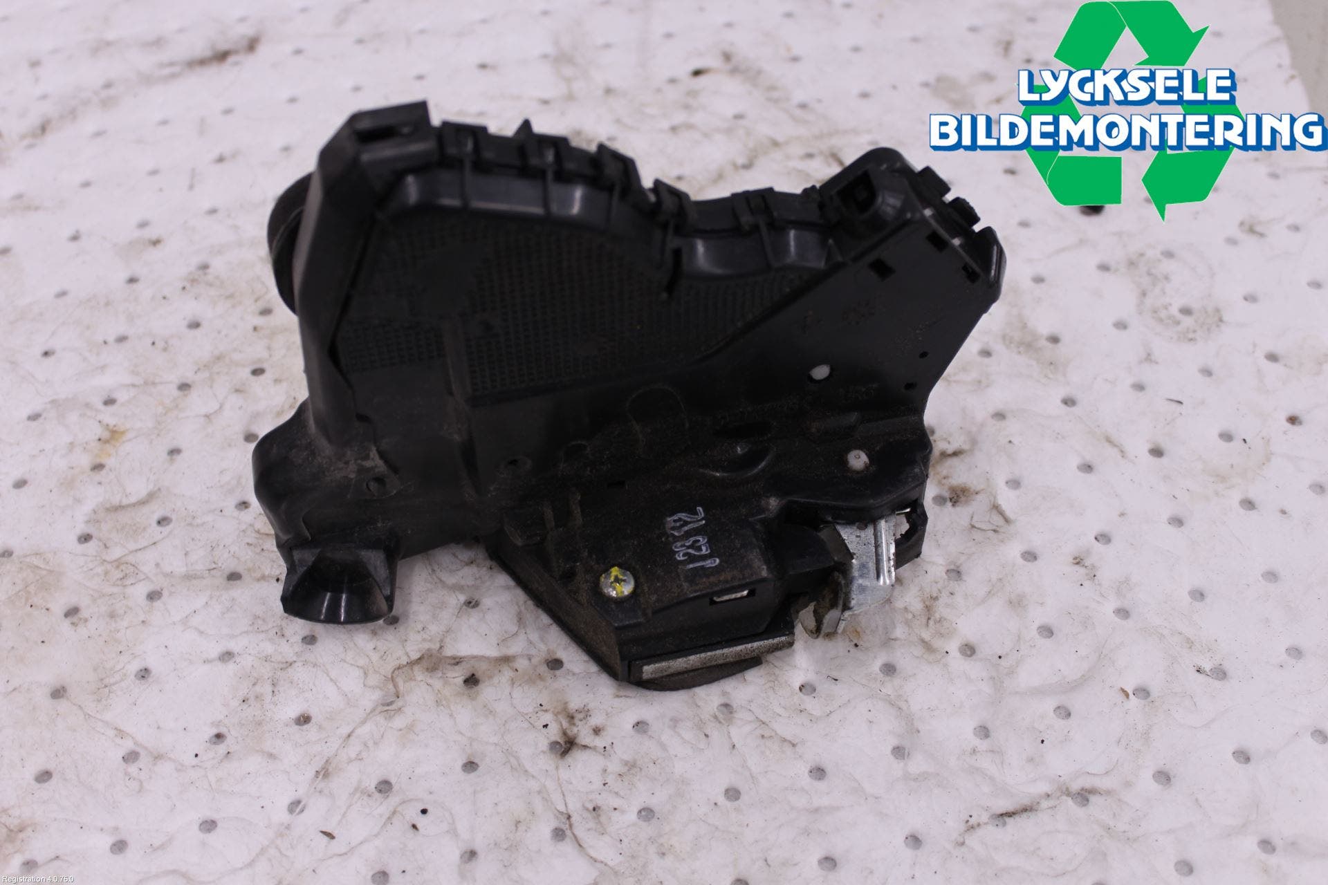 Toyota AURIS 13-19 Låskista-Dörrlås