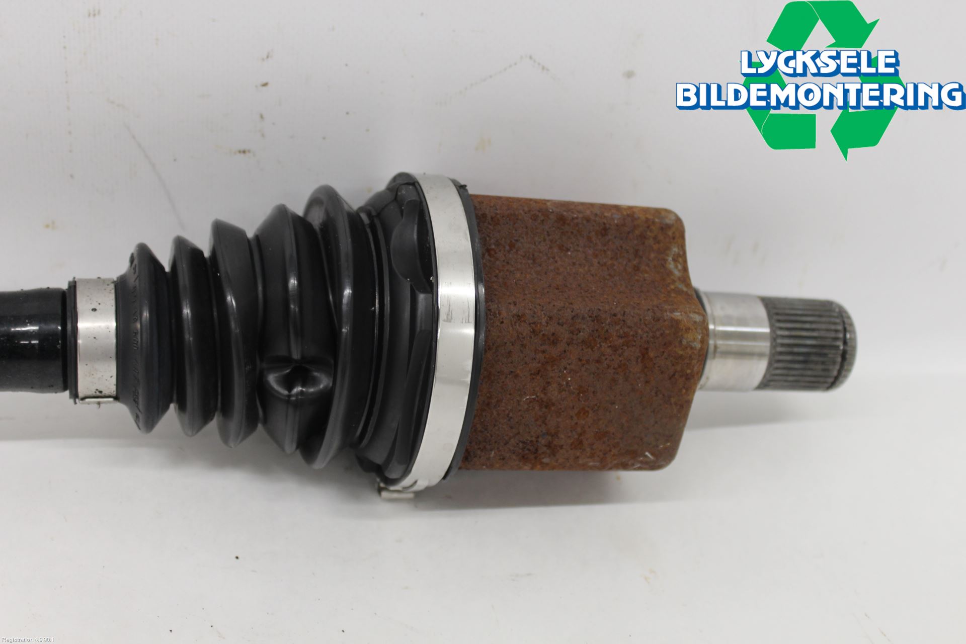 Volkswagen VW PASSAT 20-24 Drivaxel Fram Vänster