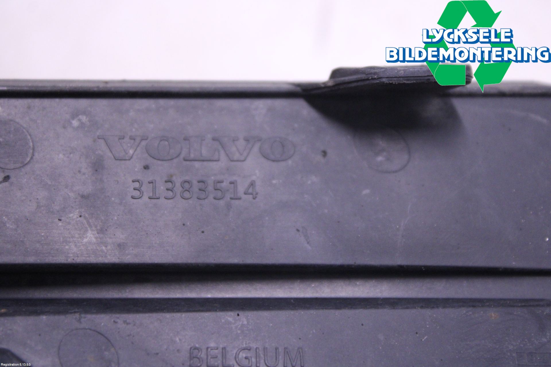 Volvo V90 17->> Grilldel Höger