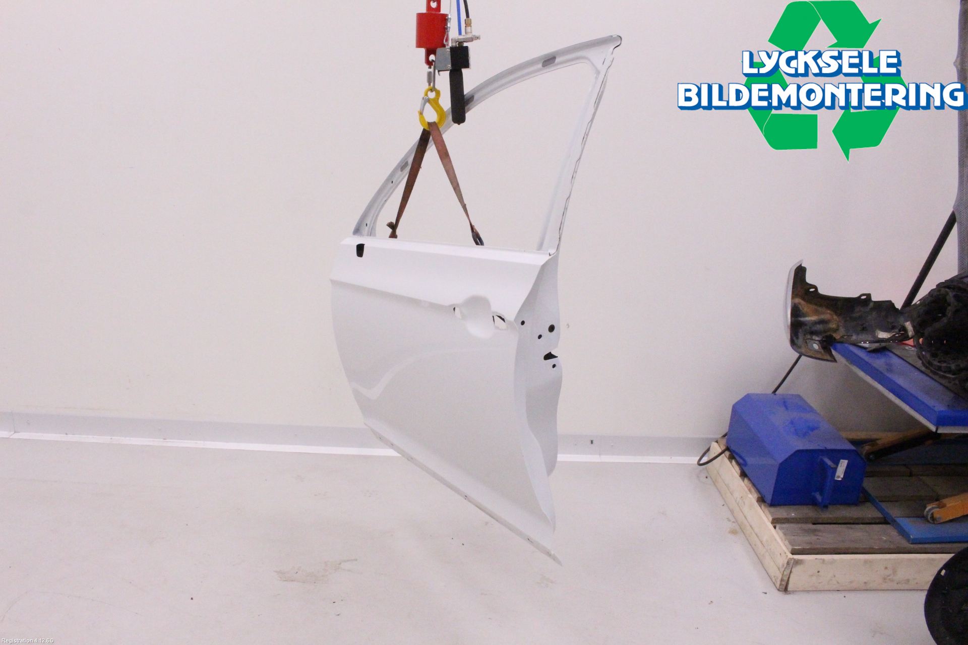 Volkswagen VW PASSAT 15-19 Dörr Fram Vänster