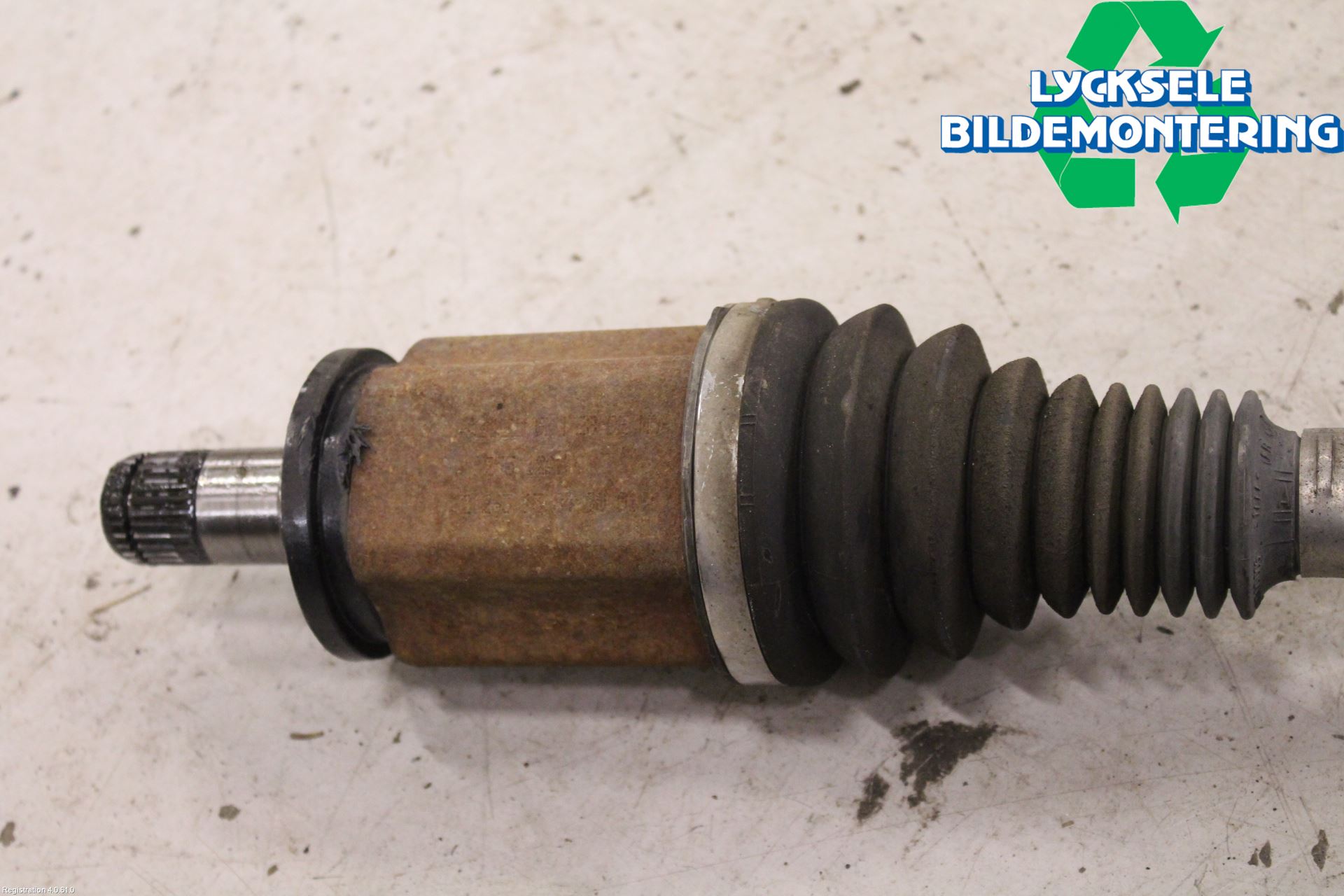 BMW X1 E84 10-15 Drivaxel Fram Vänster