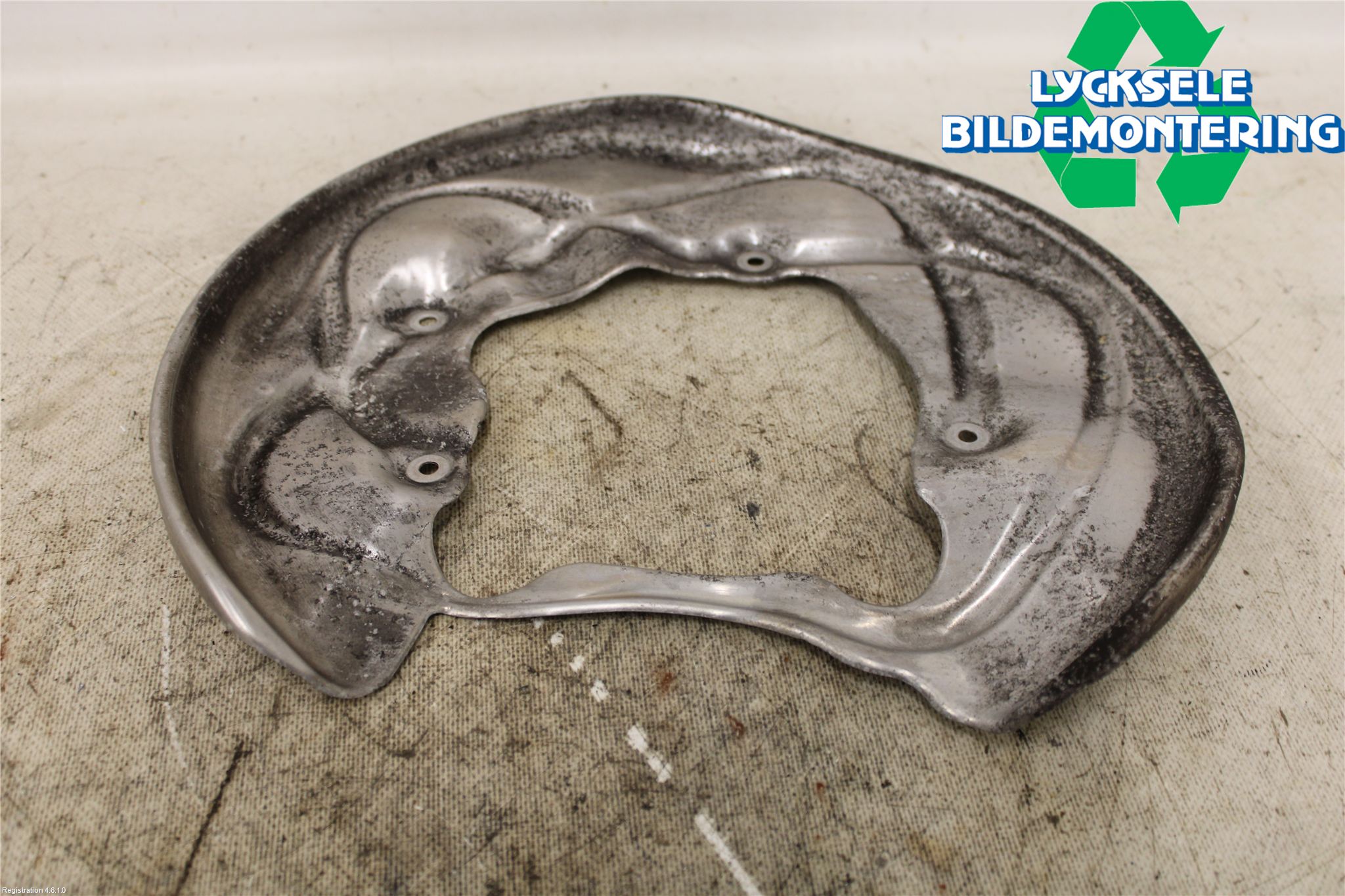 Audi A6 F2/C8 19- Bromssköld Bak