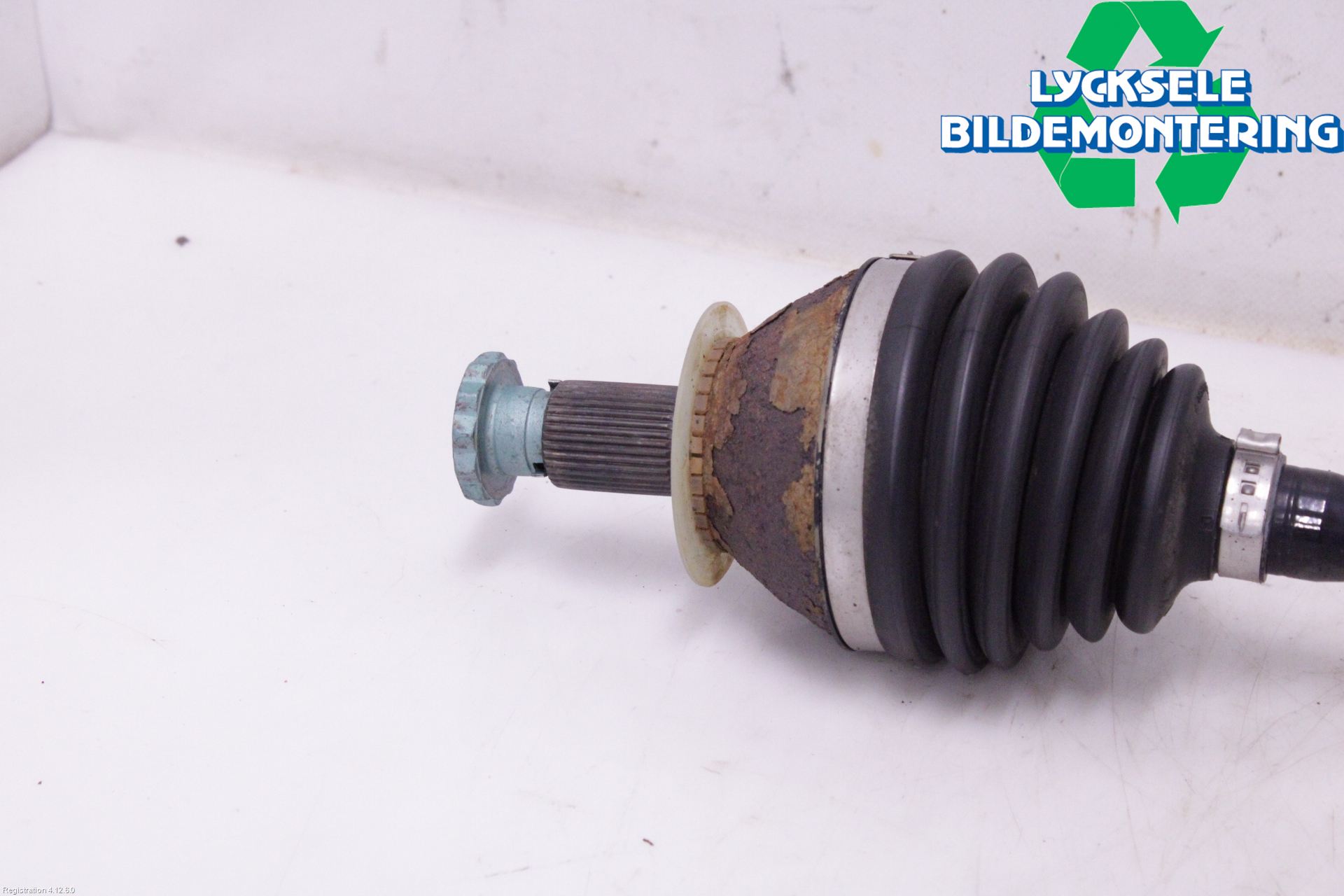 Volkswagen VW TAIGO 22- Drivaxel Fram Höger