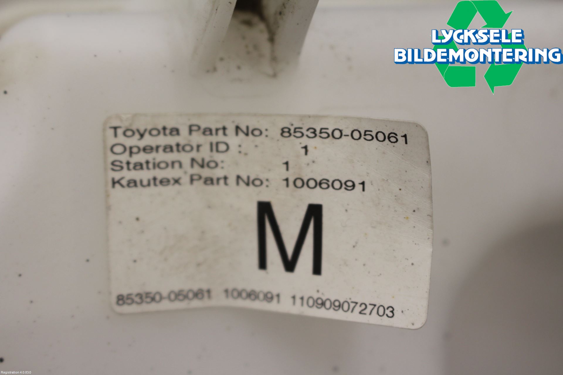 Toyota AVENSIS 09-15 Spolartank Vindruta-Strål