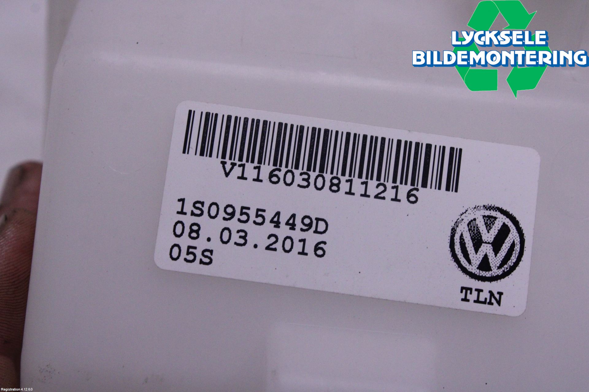 Volkswagen VW UP! / E-UP! Spolartank Vindruta