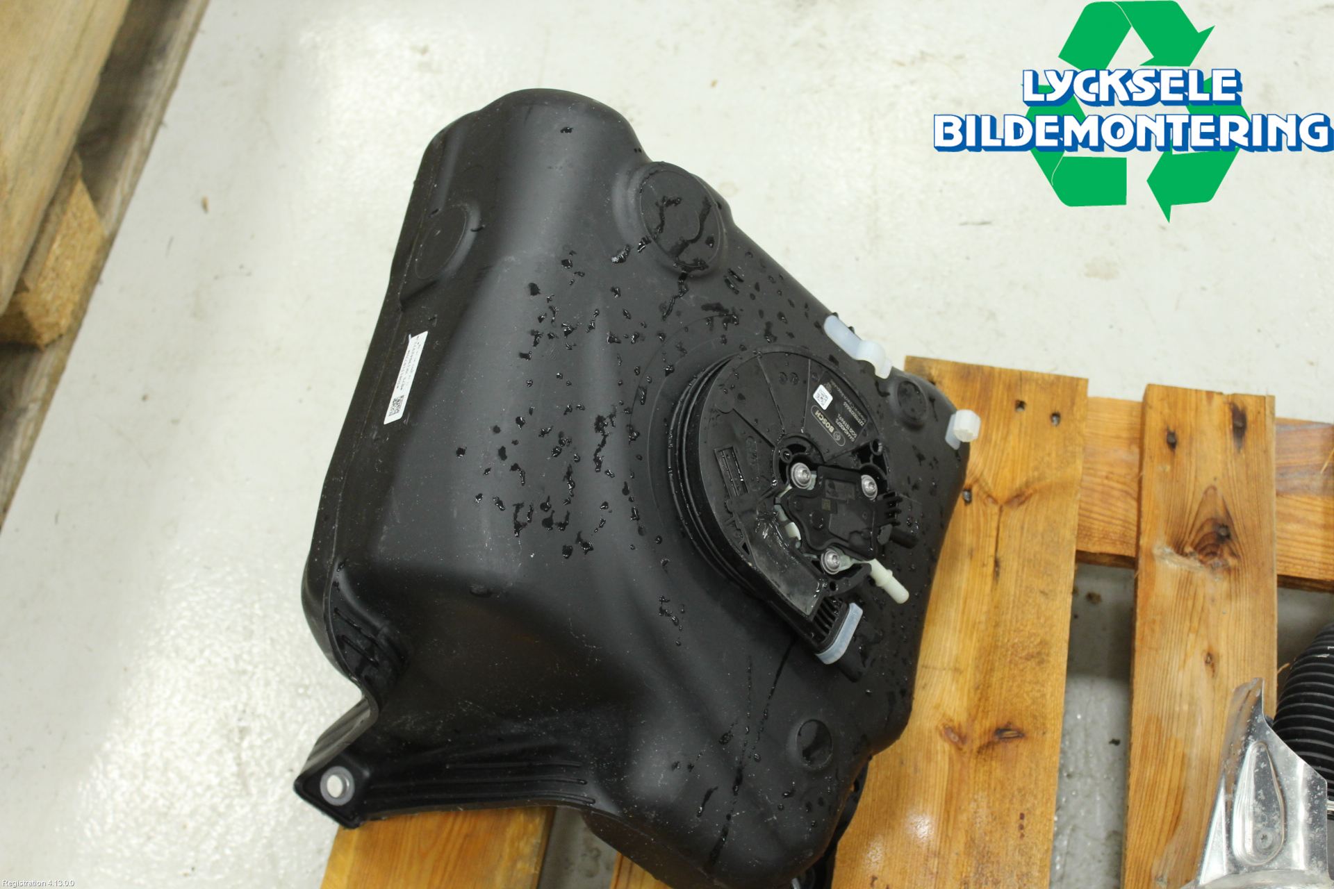 Volkswagen VW PASSAT 20-24 Adblue Tank