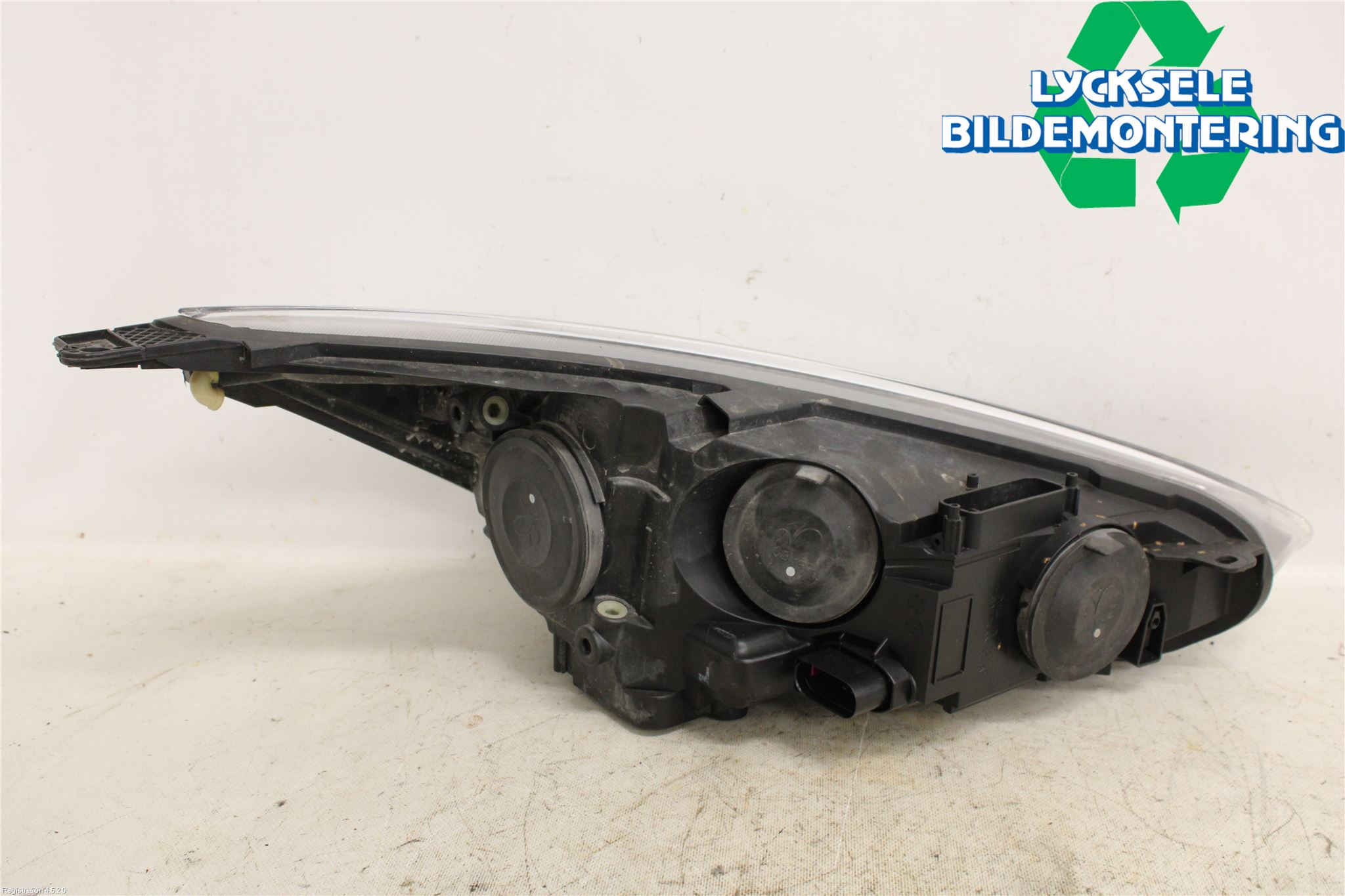 Ford FOCUS 15-18 Strålkastare Vänster