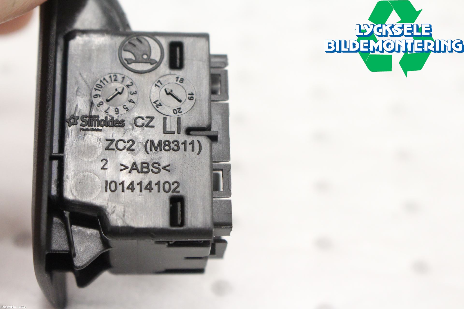 Skoda KAROQ 18- Strömställare Baklucka