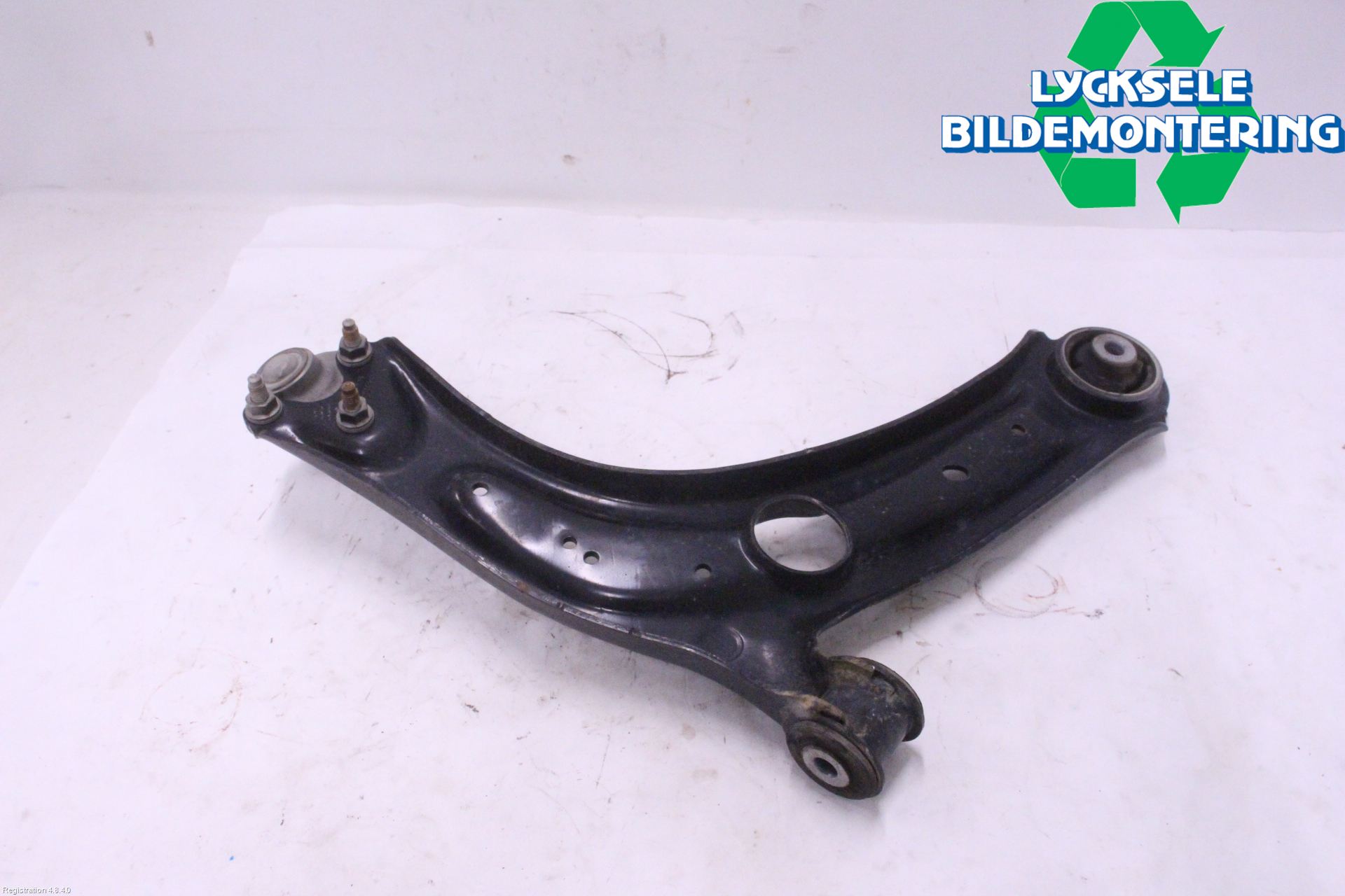 Volkswagen VW TIGUAN 16-24 Bärarm Fram Undre Vä